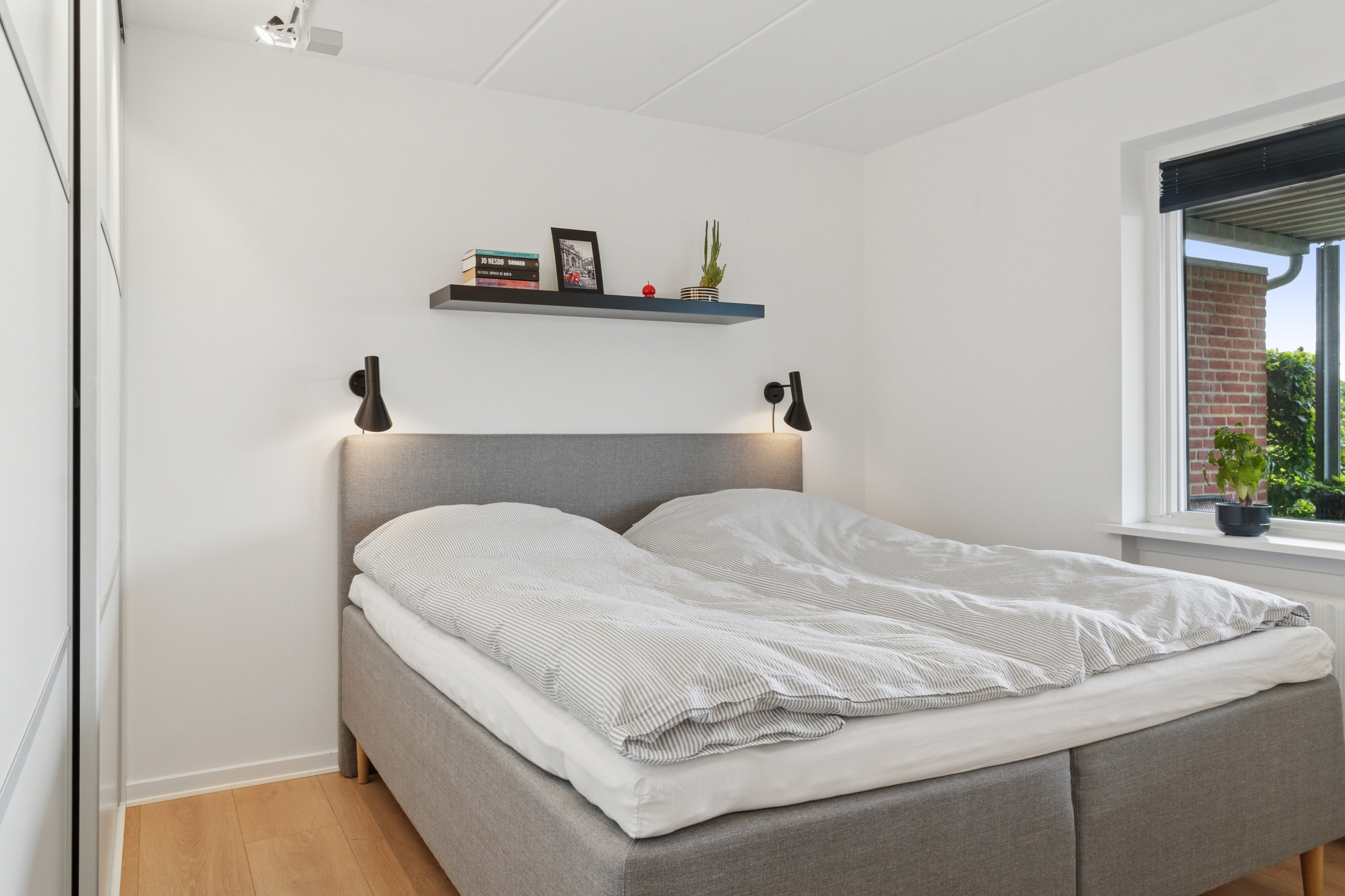 Fremhævet soveværelse billede i fuldskærmstilstand. Billede af Kaj Munks Vej 18, 8600 Silkeborg