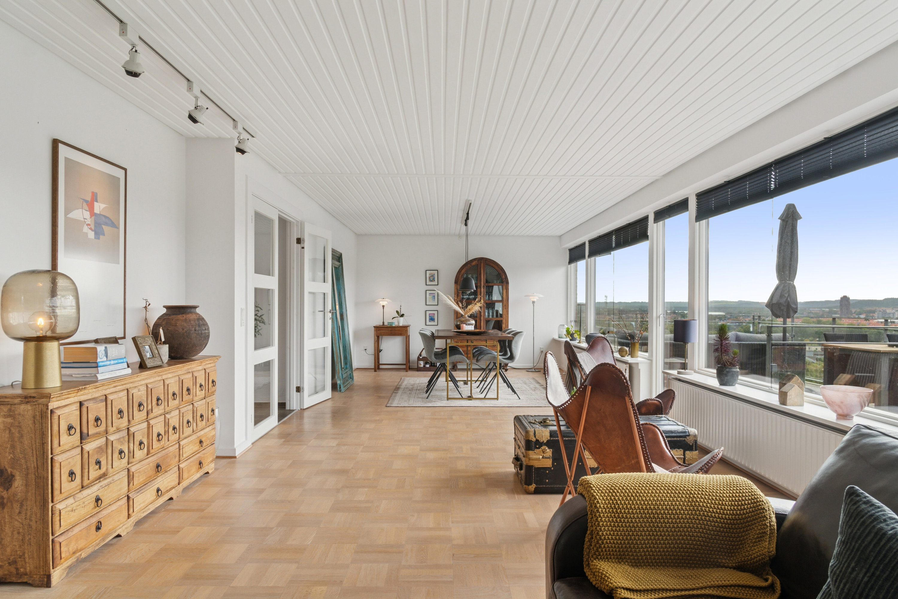 Fremhævet stue billede i fuldskærmstilstand. Billede af Kaj Munks Vej 18, 8600 Silkeborg