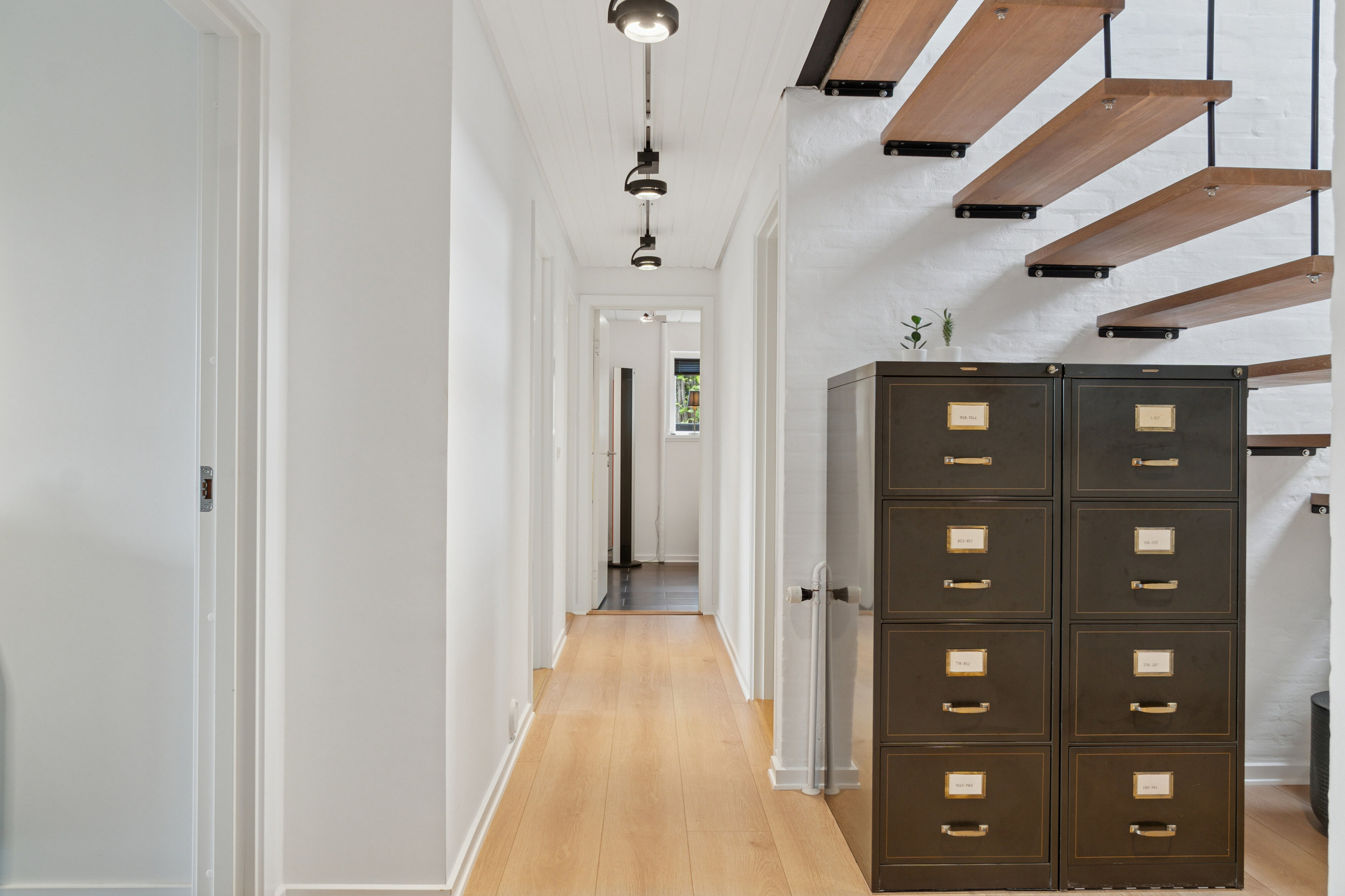 Fremhævet gang billede i fuldskærmstilstand. Billede af Kaj Munks Vej 18, 8600 Silkeborg