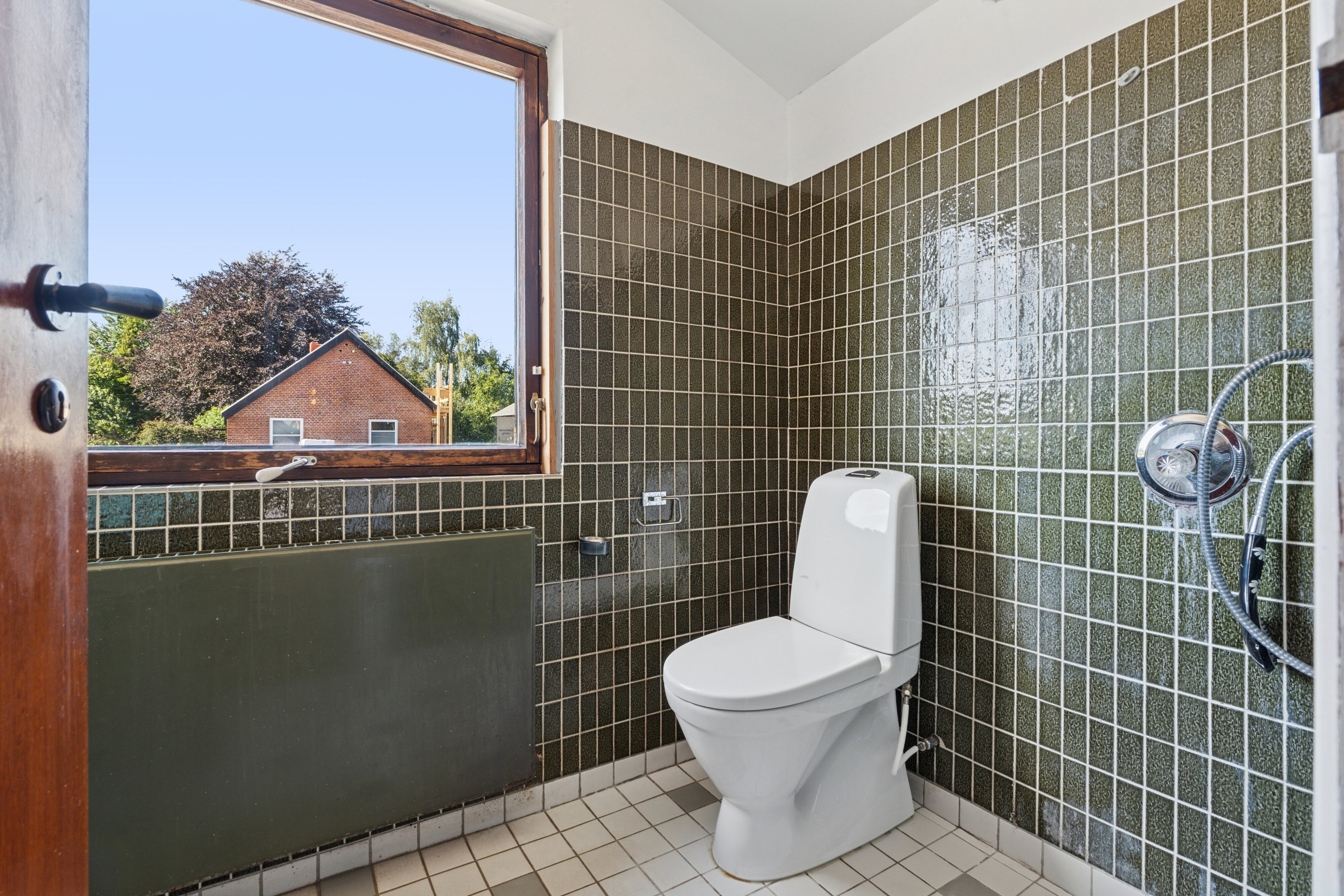 Fremhævet badeværelse billede i fuldskærmstilstand. Billede af Tingløkkevej 18, Dalum, 5250 Odense SV