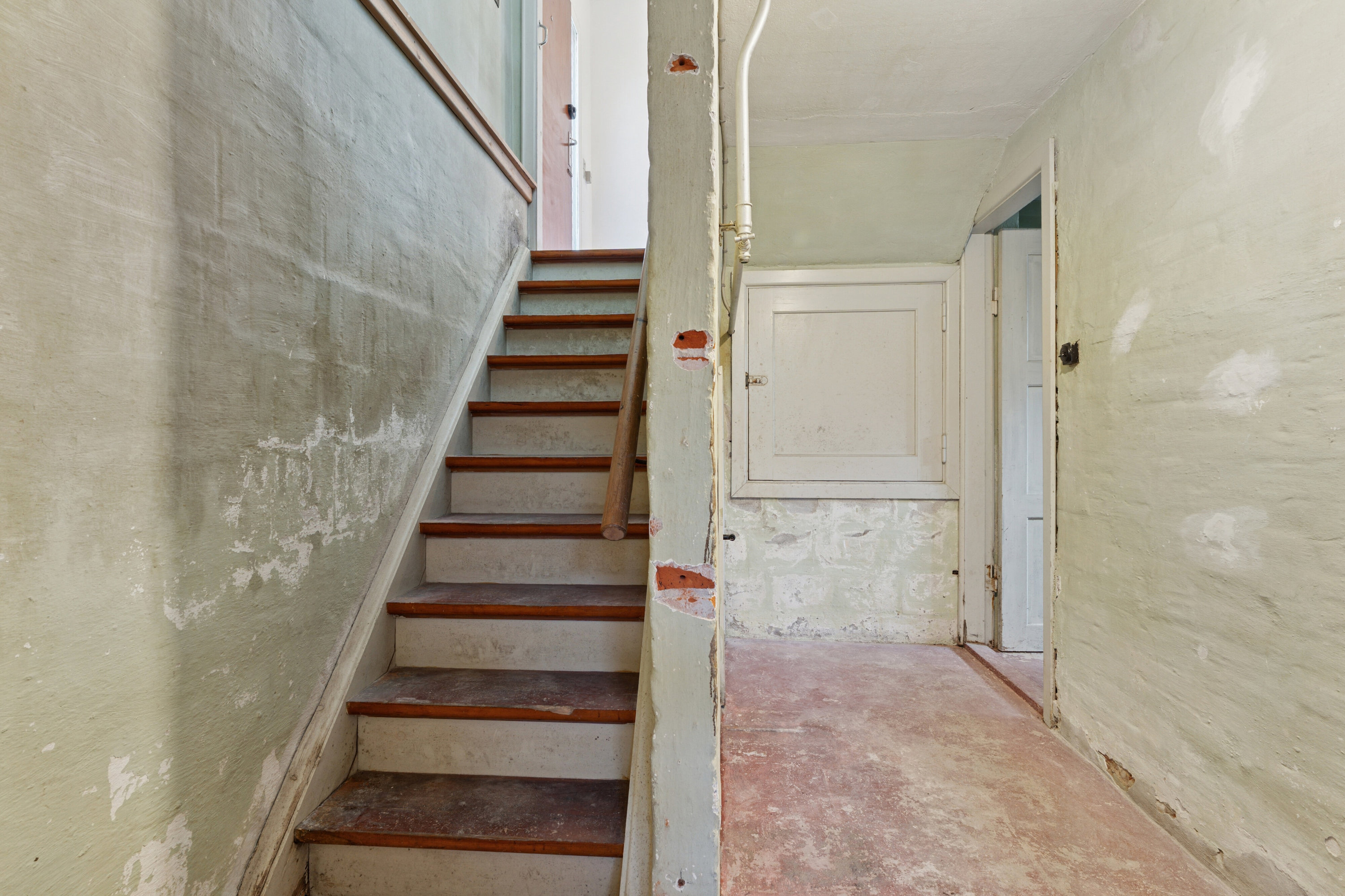 Fremhævet trappe billede i fuldskærmstilstand. Billede af Tingløkkevej 18, Dalum, 5250 Odense SV