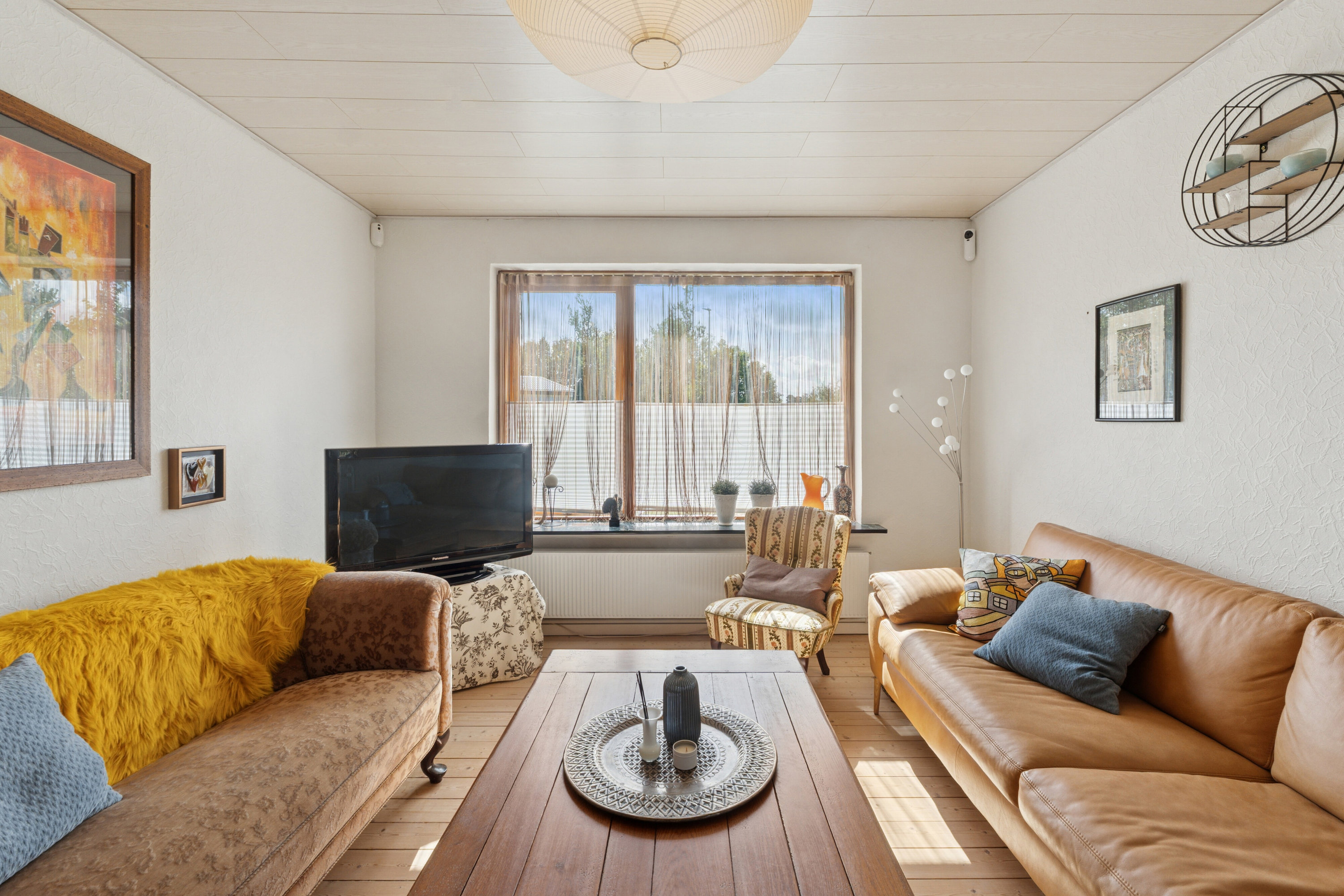 Fremhævet stue billede i fuldskærmstilstand. Billede af Hørmestedvej 285, Hørmested, 9870 Sindal