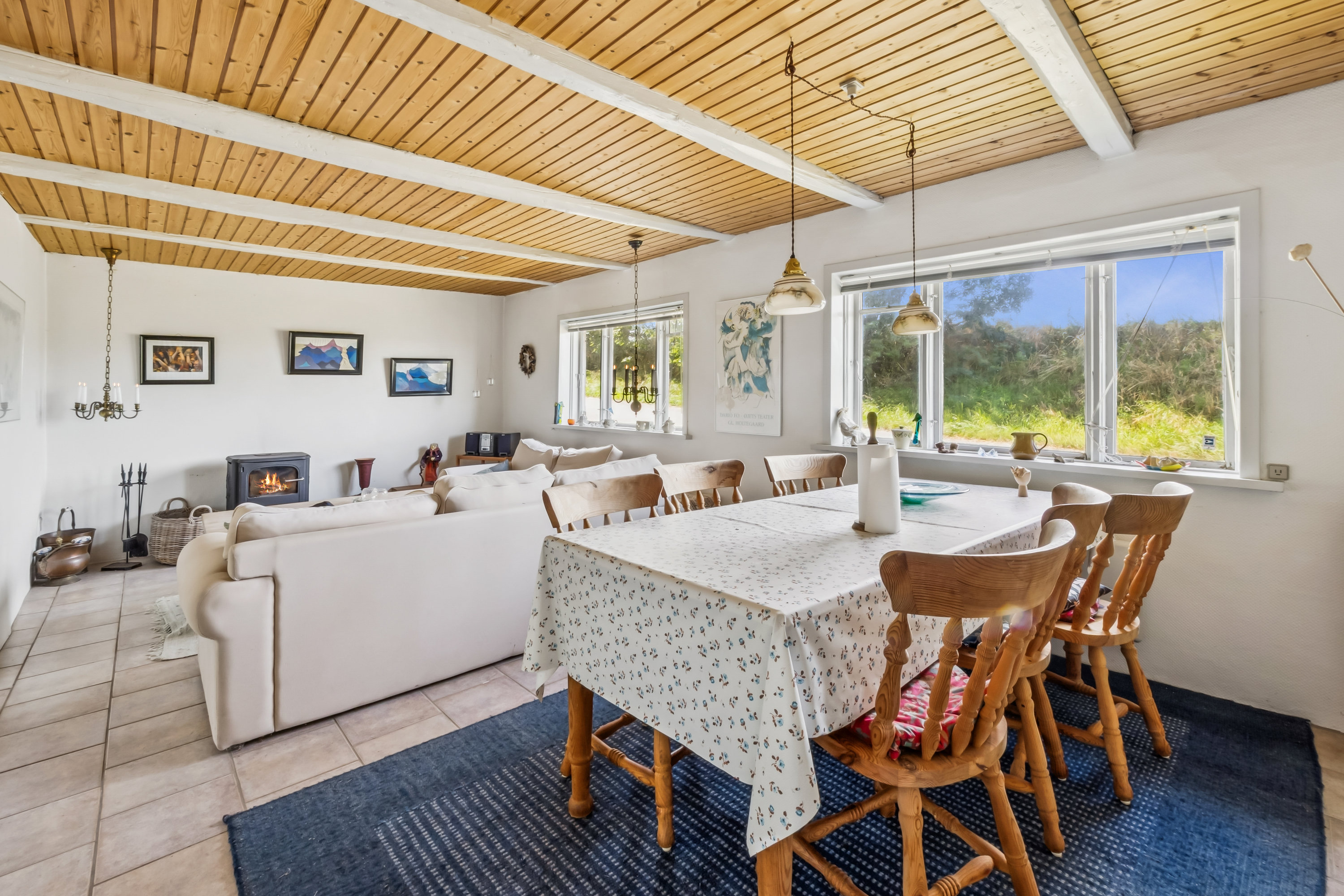 Fremhævet stue billede i fuldskærmstilstand. Billede af Mikkelsbakke 16, Tæbring, 7900 Nykøbing M