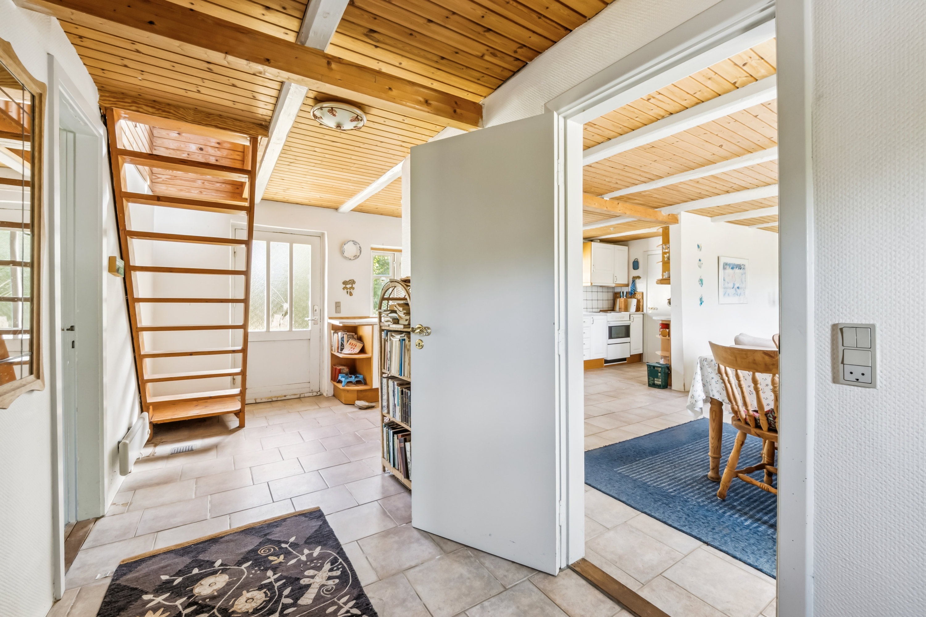 Fremhævet gang billede i fuldskærmstilstand. Billede af Mikkelsbakke 16, Tæbring, 7900 Nykøbing M