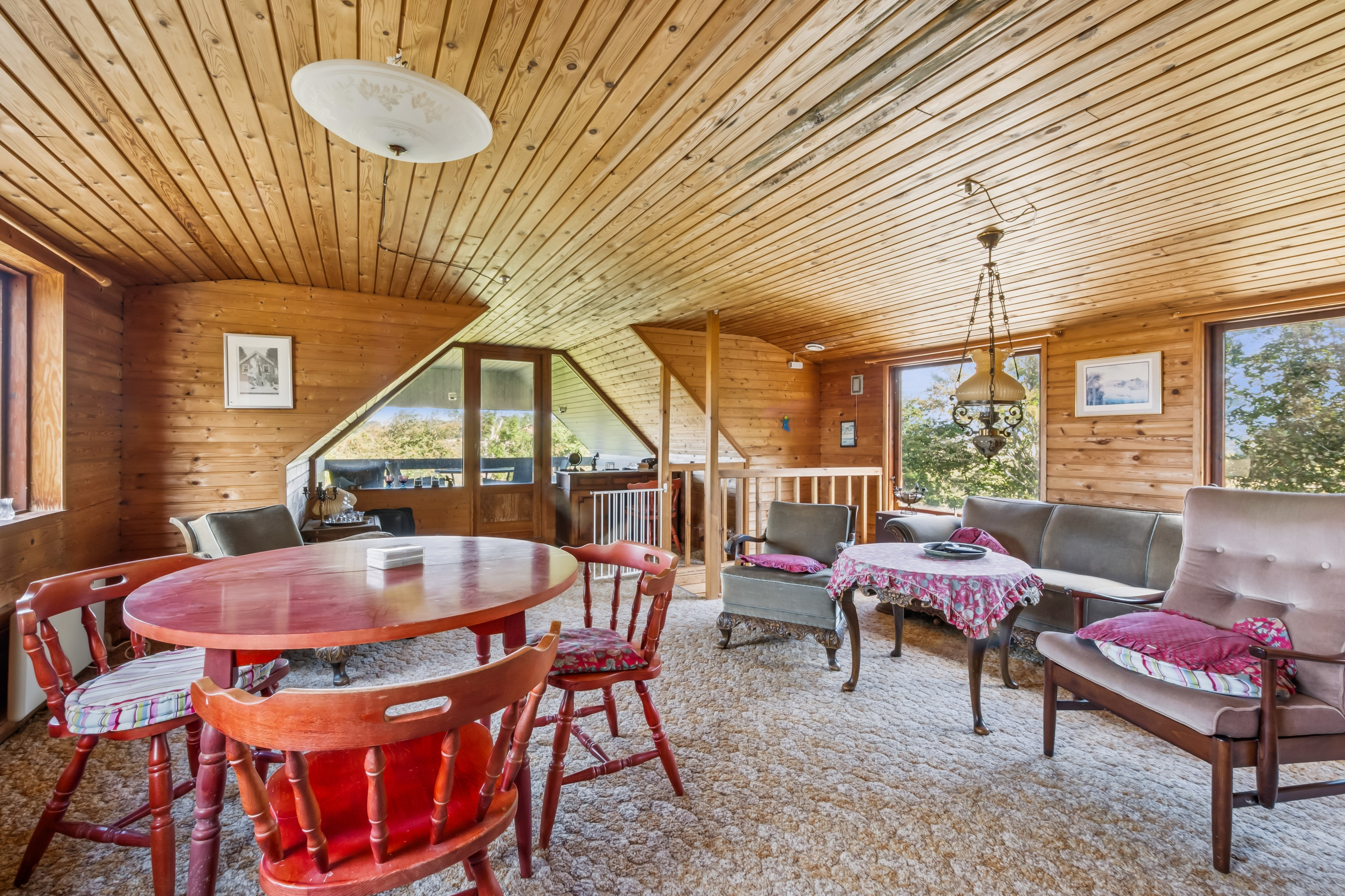 Fremhævet stue billede i fuldskærmstilstand. Billede af Mikkelsbakke 16, Tæbring, 7900 Nykøbing M