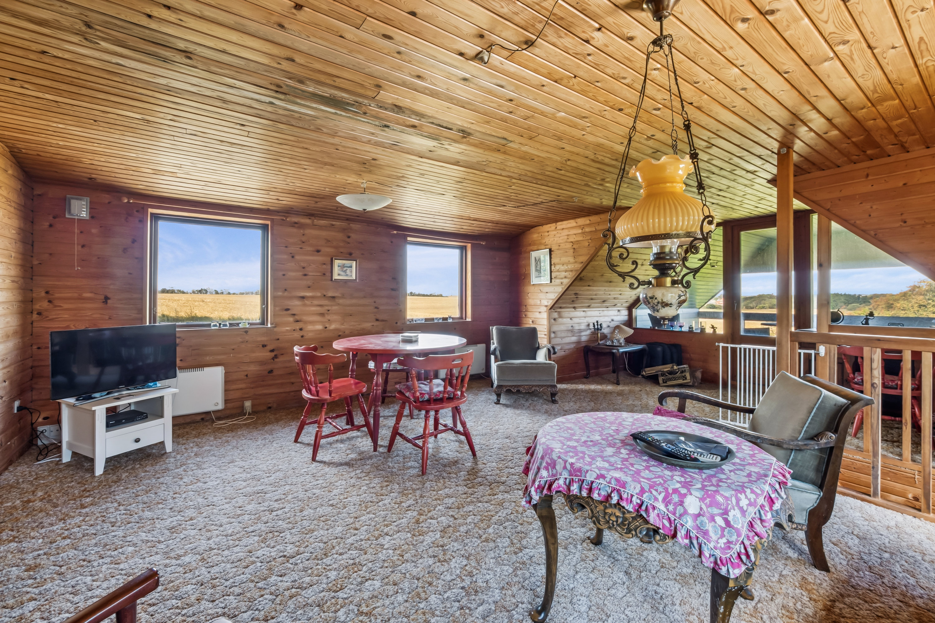 Fremhævet stue billede i fuldskærmstilstand. Billede af Mikkelsbakke 16, Tæbring, 7900 Nykøbing M