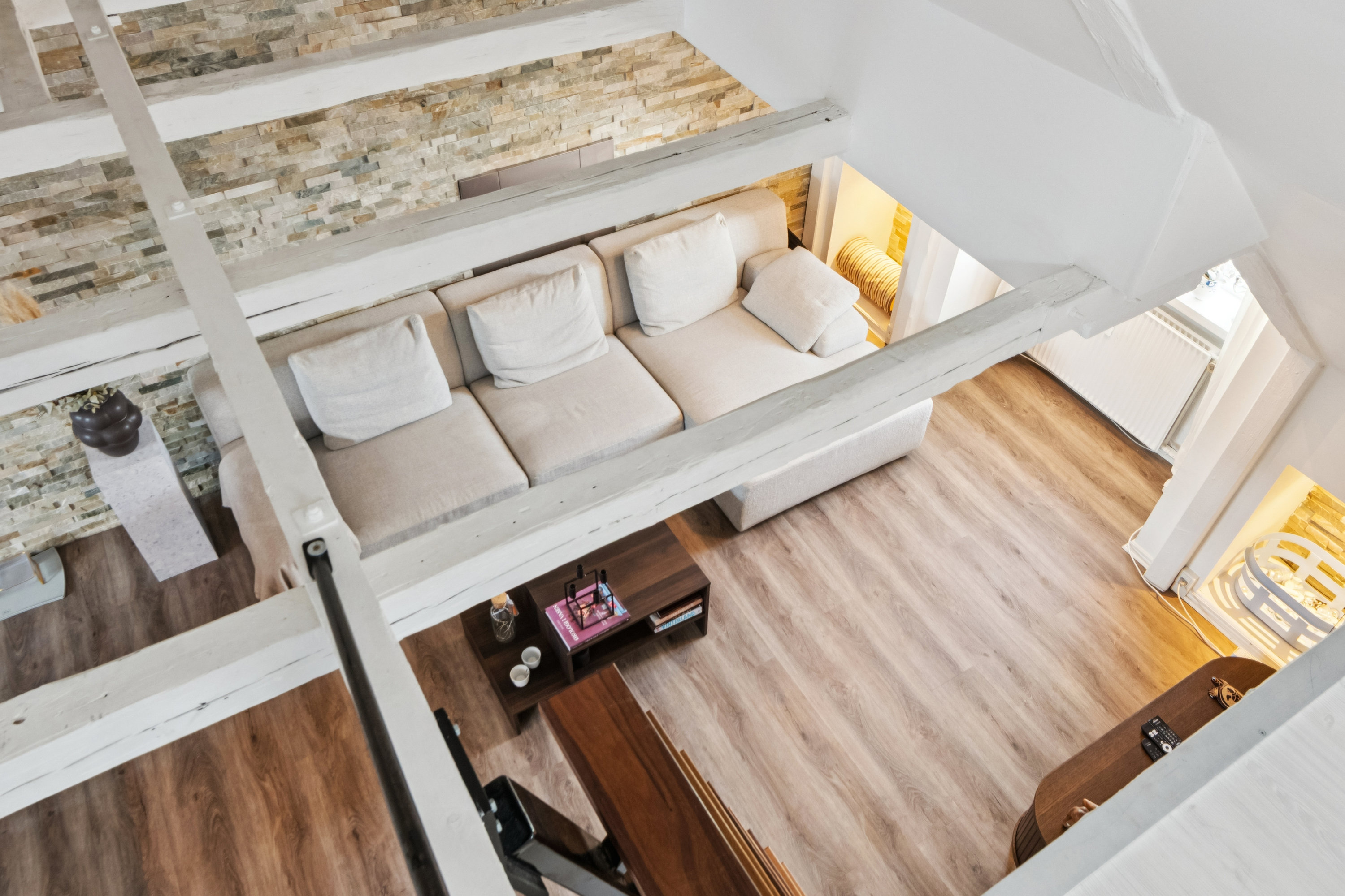 Fremhævet trappe billede i fuldskærmstilstand. Billede af Christiansgade 58, 3. th., 9000 Aalborg