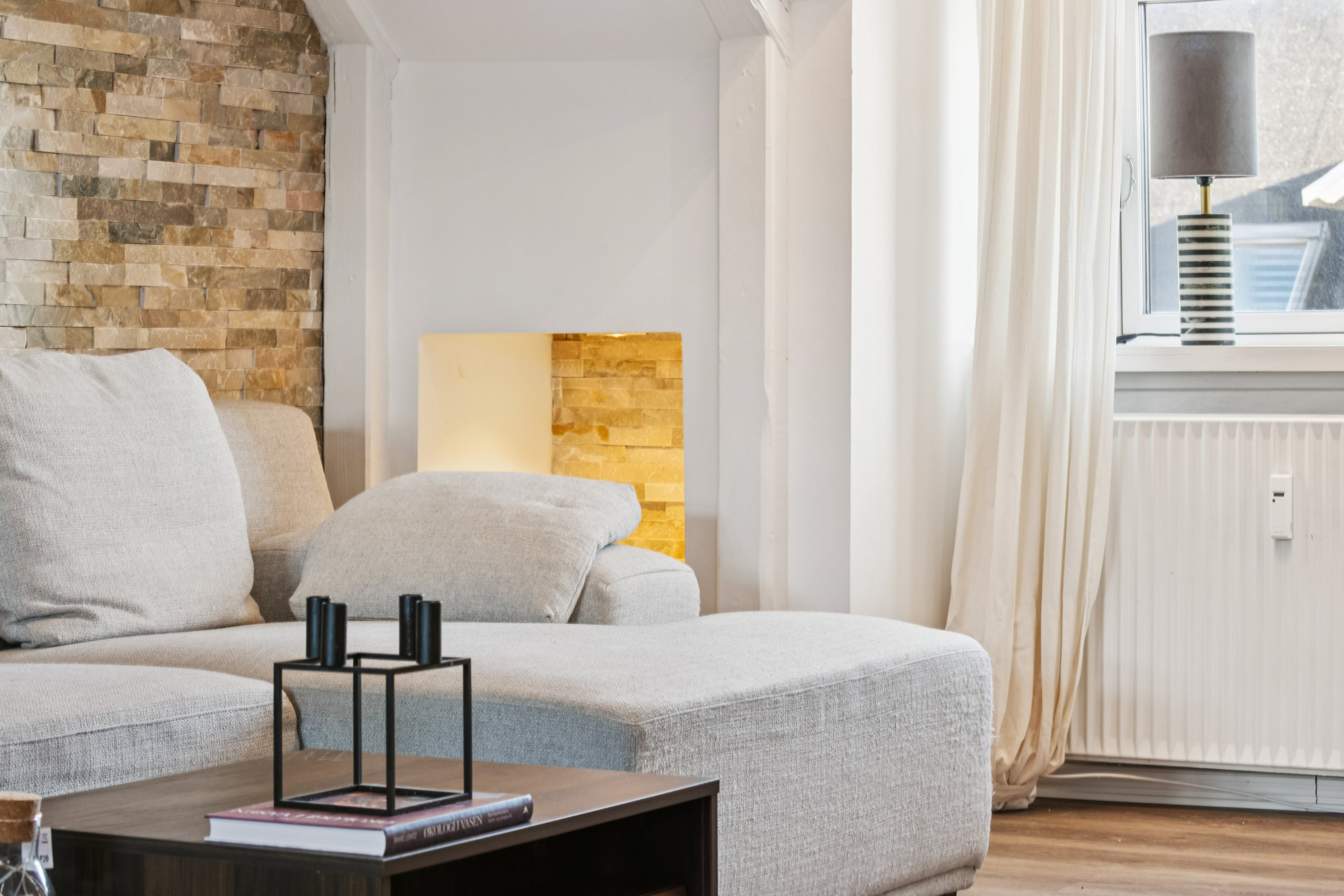 Fremhævet stue billede i fuldskærmstilstand. Billede af Christiansgade 58, 3. th., 9000 Aalborg