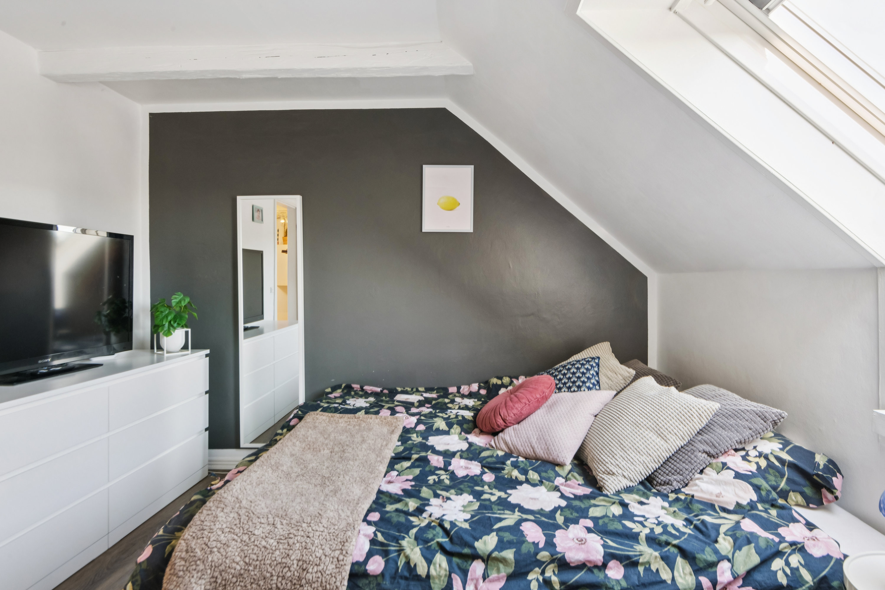 Fremhævet værelse billede i fuldskærmstilstand. Billede af Christiansgade 58, 3. th., 9000 Aalborg