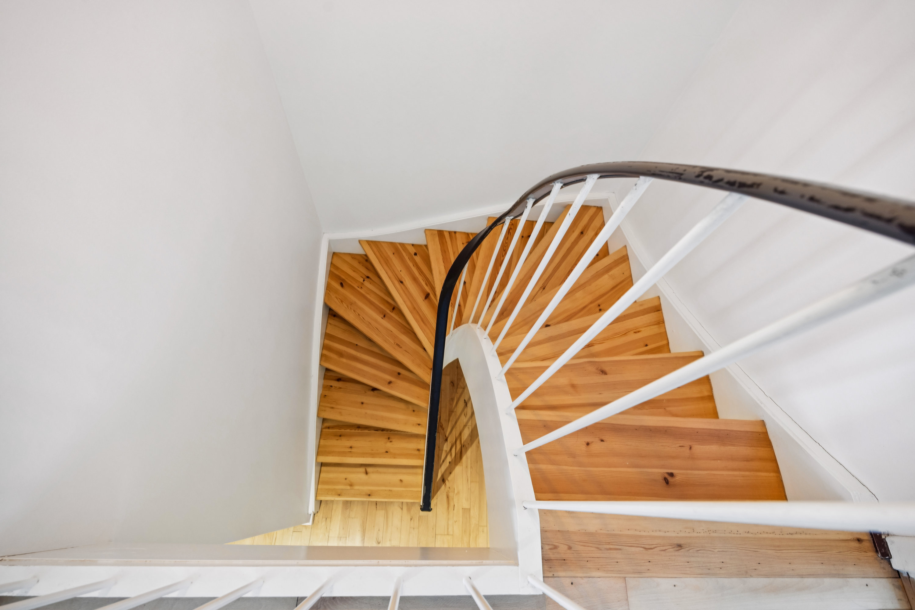 Fremhævet trappe billede i fuldskærmstilstand. Billede af Godske Lindenovs Vej 203, Gug, 9210 Aalborg SØ