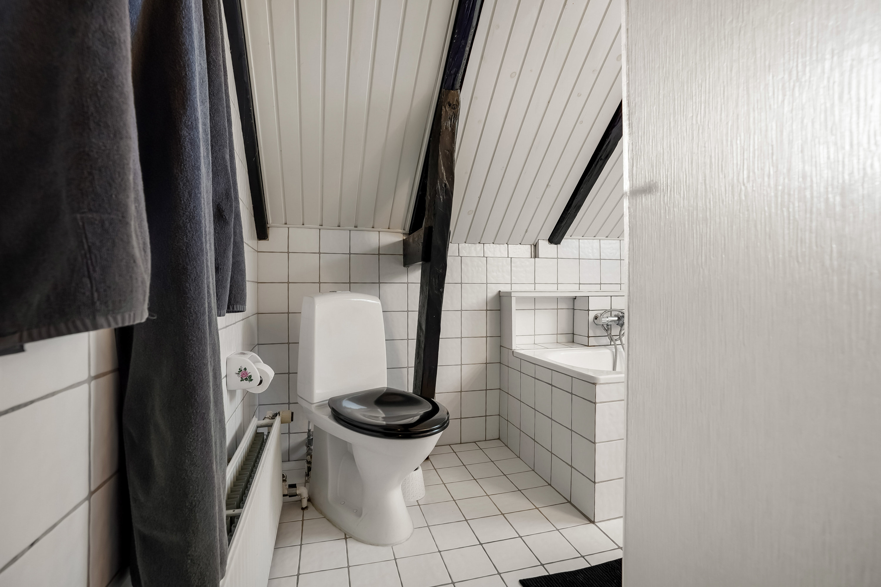 Fremhævet badeværelse billede i fuldskærmstilstand. Billede af Langelinie 121, 5230 Odense M