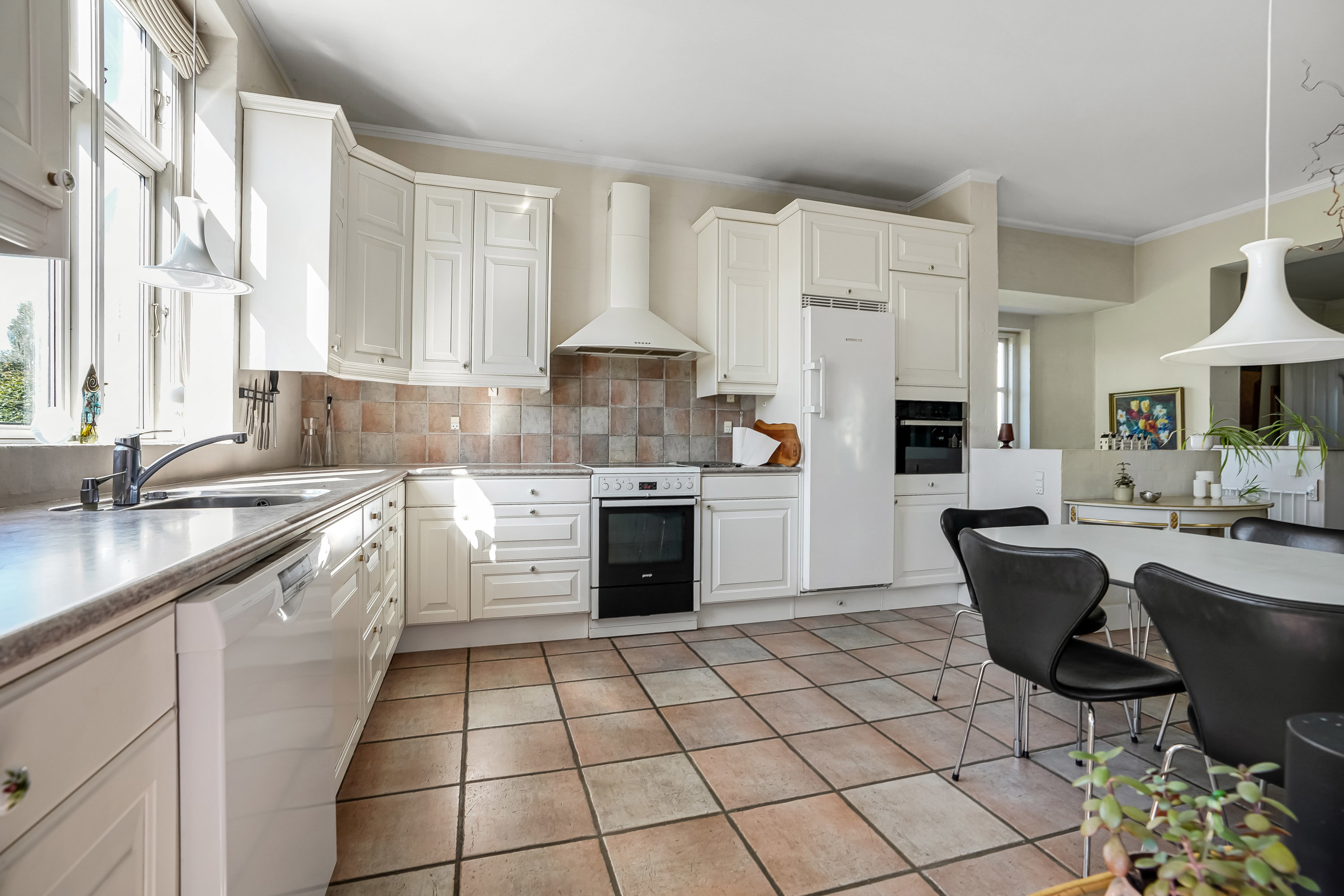 Fremhævet køkken billede i fuldskærmstilstand. Billede af Langelinie 121, 5230 Odense M