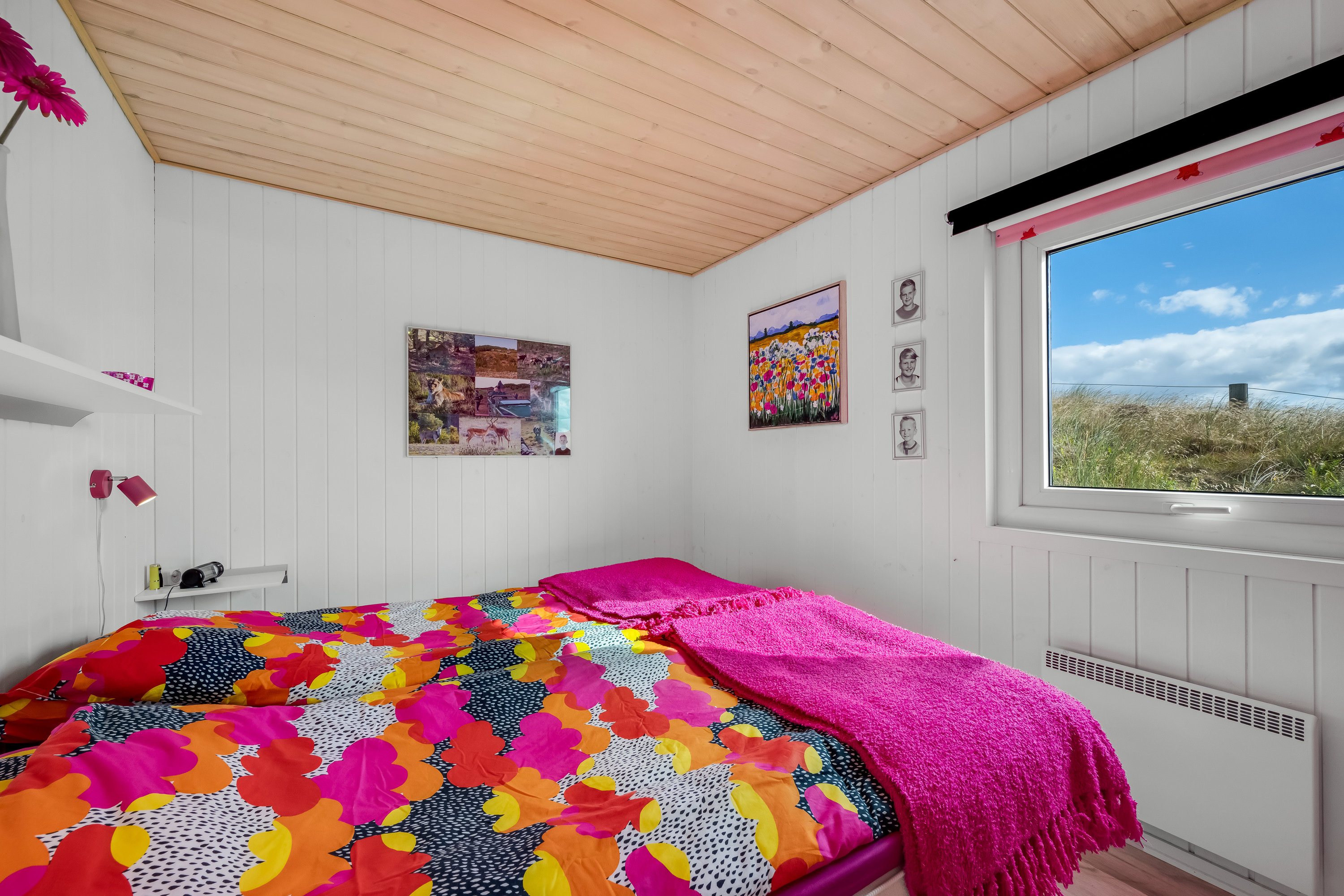 Fremhævet soveværelse billede i fuldskærmstilstand. Billede af Kirstinevej 90, Bjerregaard, 6960 Hvide Sande