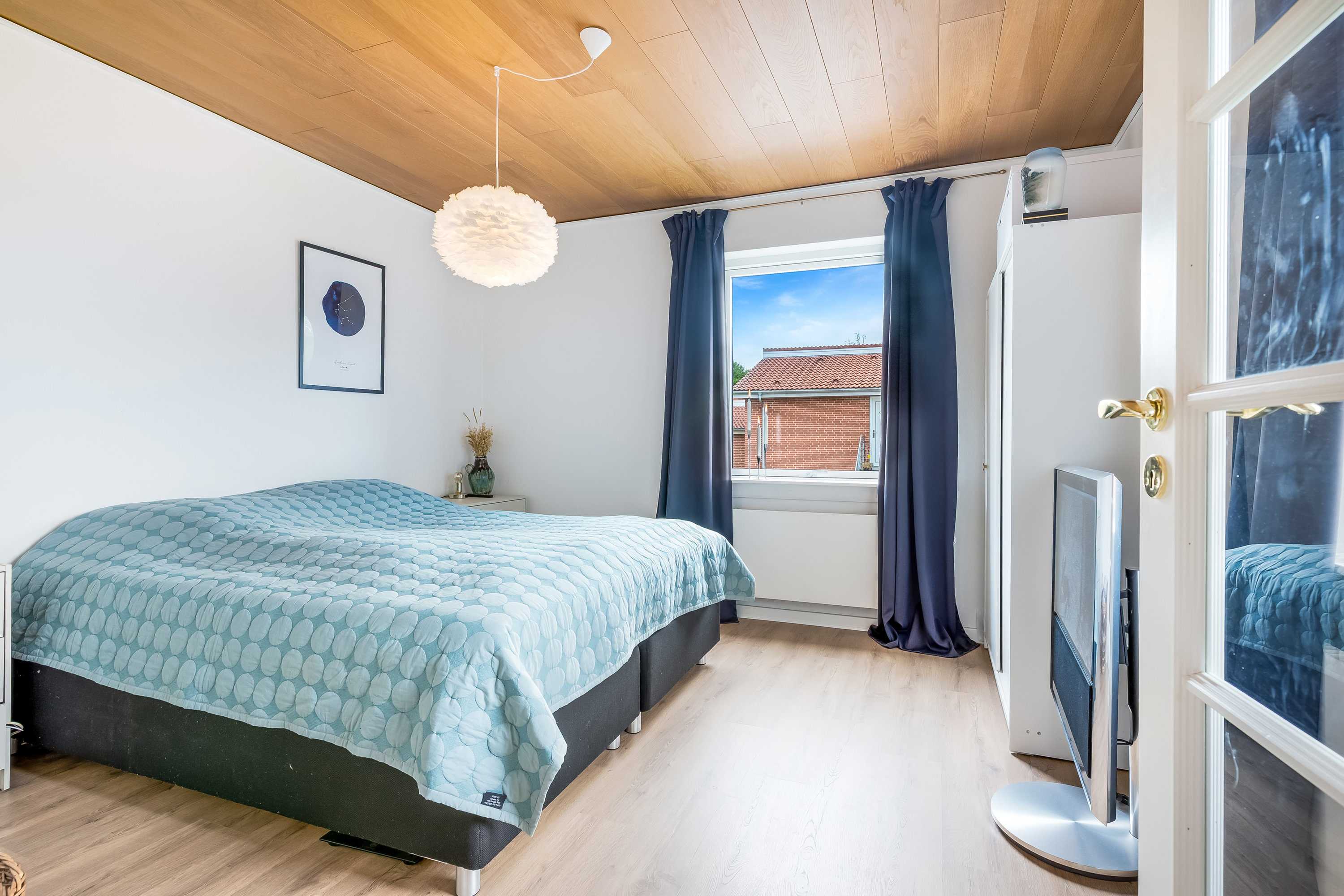 Fremhævet soveværelse billede i fuldskærmstilstand. Billede af Bannestrupvej 6, Tvis, 7500 Holstebro