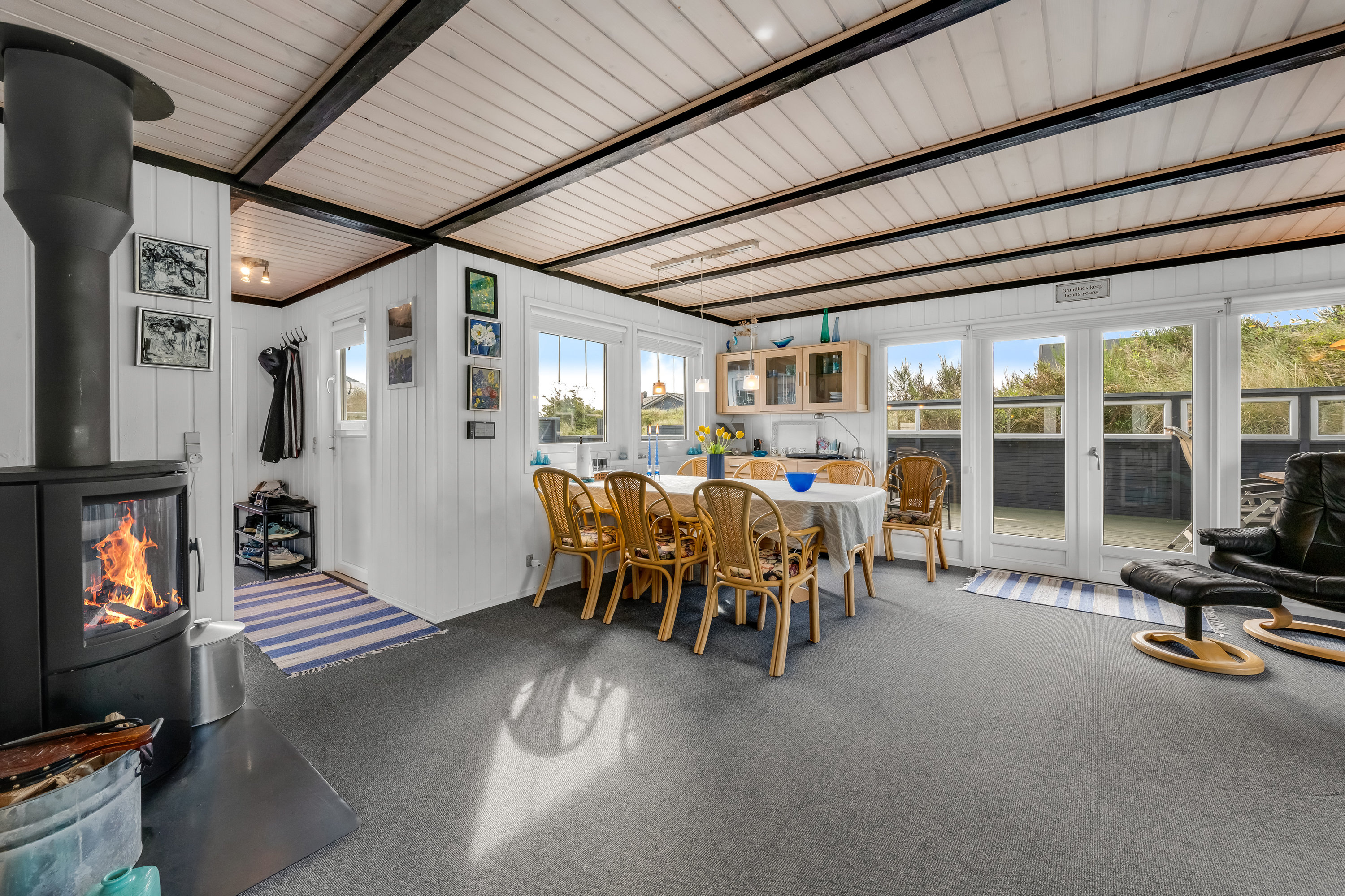 Miniaturebillede 2: stue. Billede af Kirstinevej 90, Bjerregaard, 6960 Hvide Sande