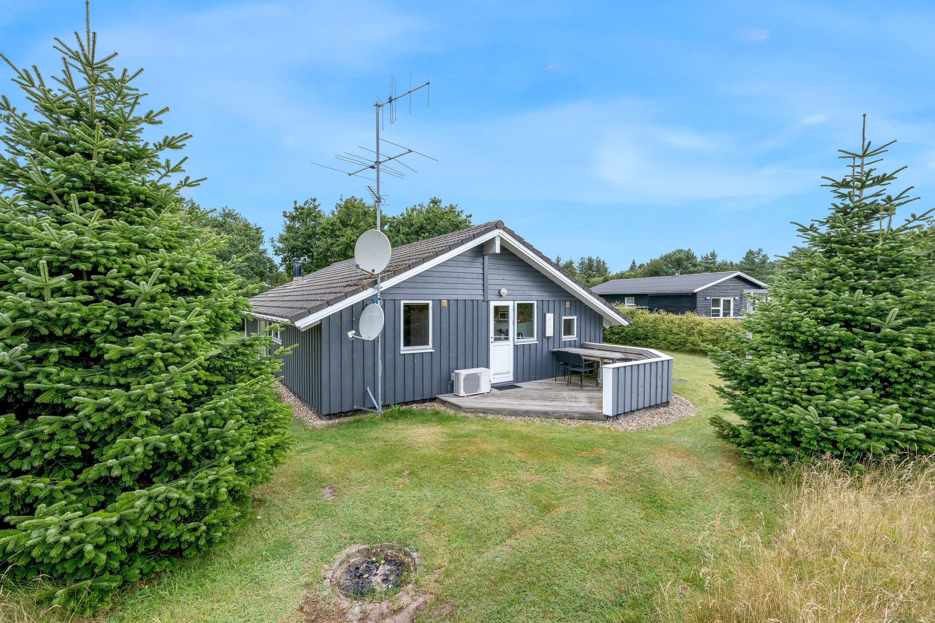 Fremhævet facade billede i fuldskærmstilstand. Billede af Ildervej 20, 6893 Hemmet