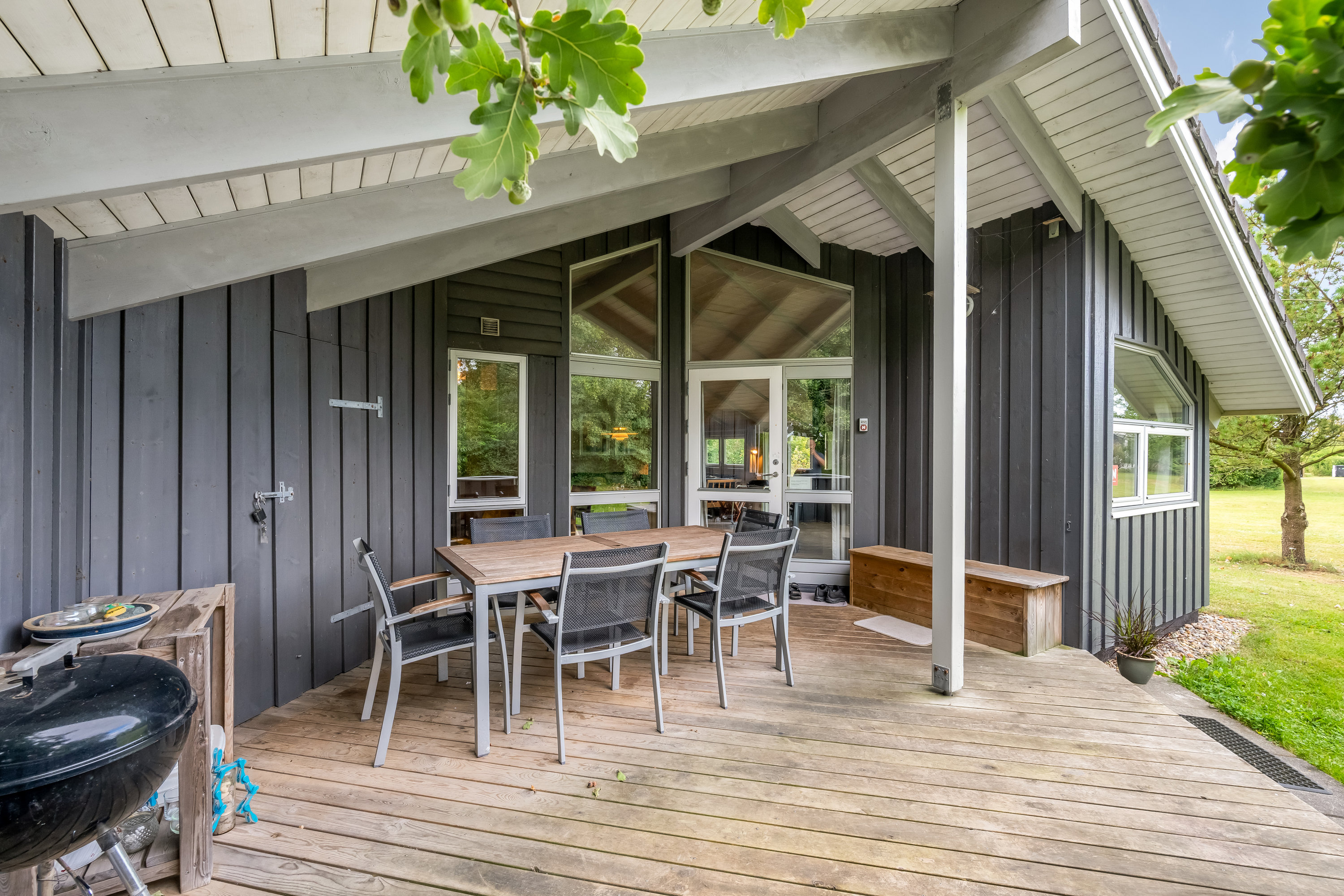 Fremhævet overdækket terrasse billede i fuldskærmstilstand. Billede af Ildervej 20, 6893 Hemmet