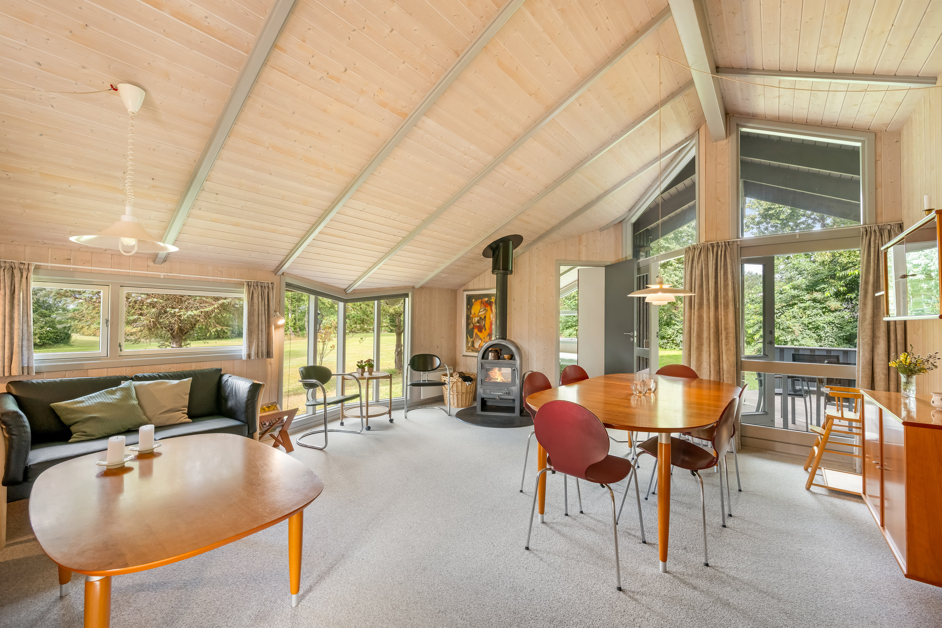 Fremhævet stue billede i fuldskærmstilstand. Billede af Ildervej 20, 6893 Hemmet