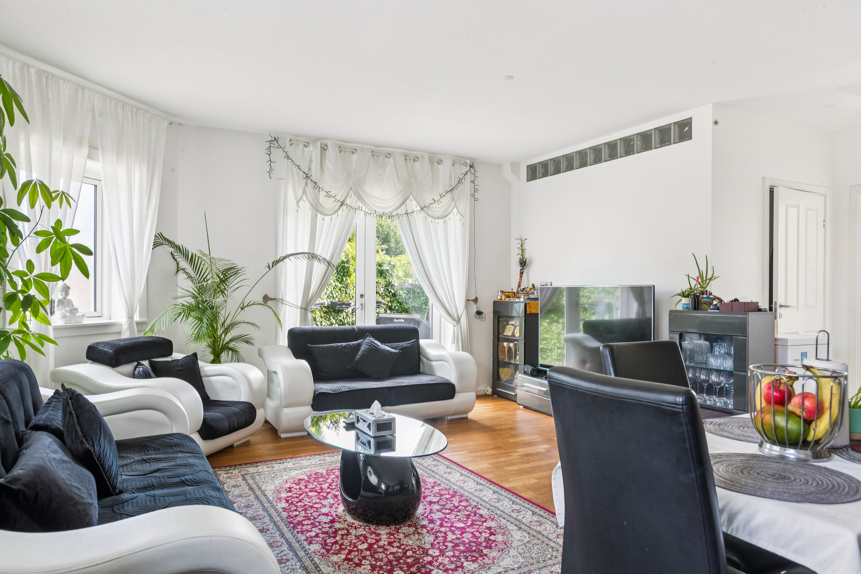 Fremhævet stue billede i fuldskærmstilstand. Billede af Islevhusvej 83, st.. th., 2700 Brønshøj