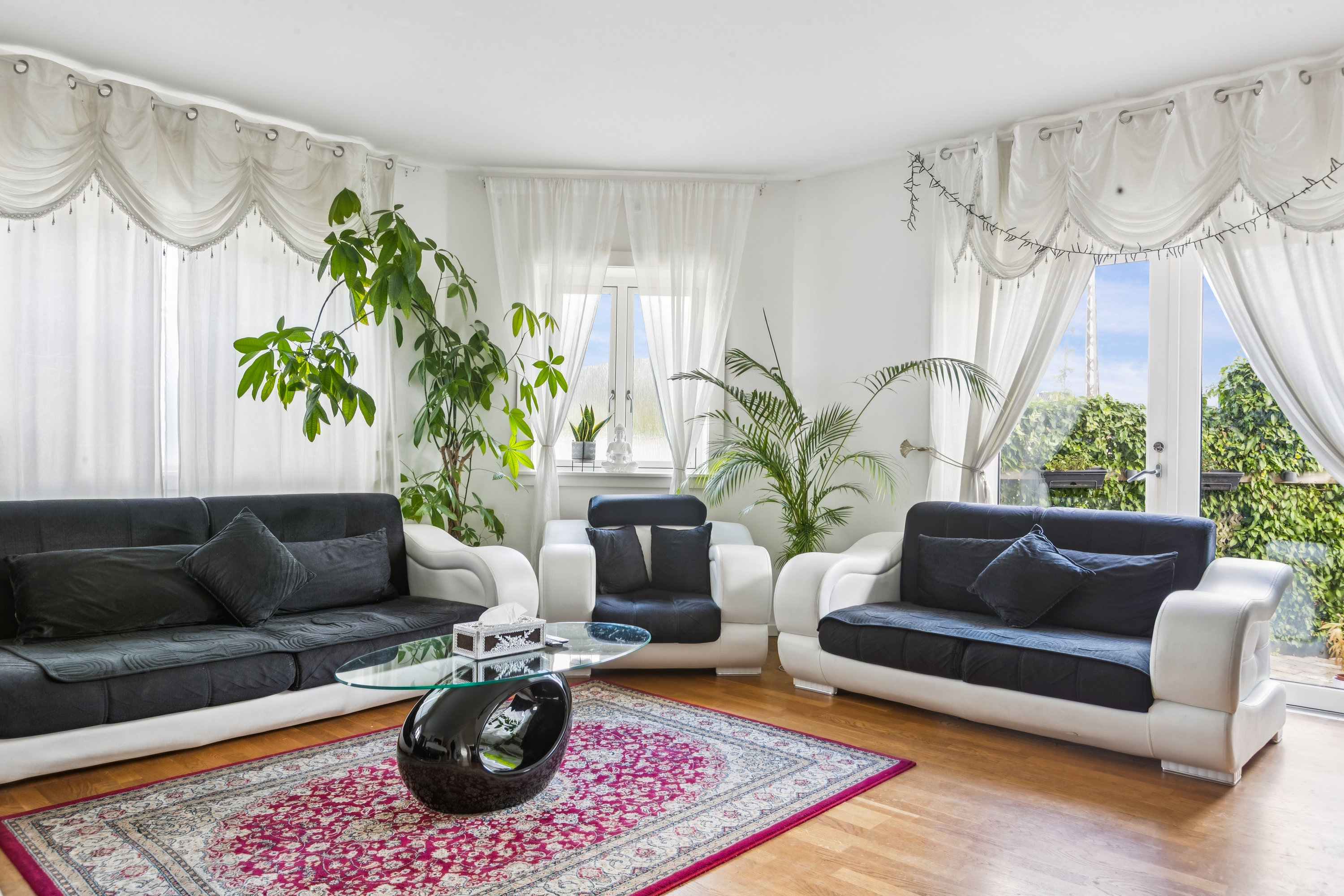 Fremhævet stue billede i fuldskærmstilstand. Billede af Islevhusvej 83, st.. th., 2700 Brønshøj