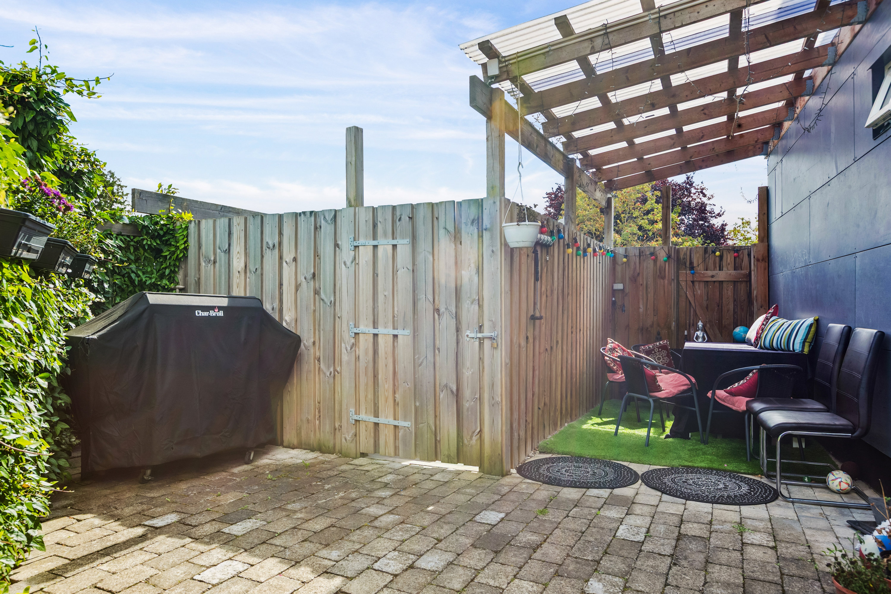 Fremhævet terrasse billede i fuldskærmstilstand. Billede af Islevhusvej 83, st.. th., 2700 Brønshøj