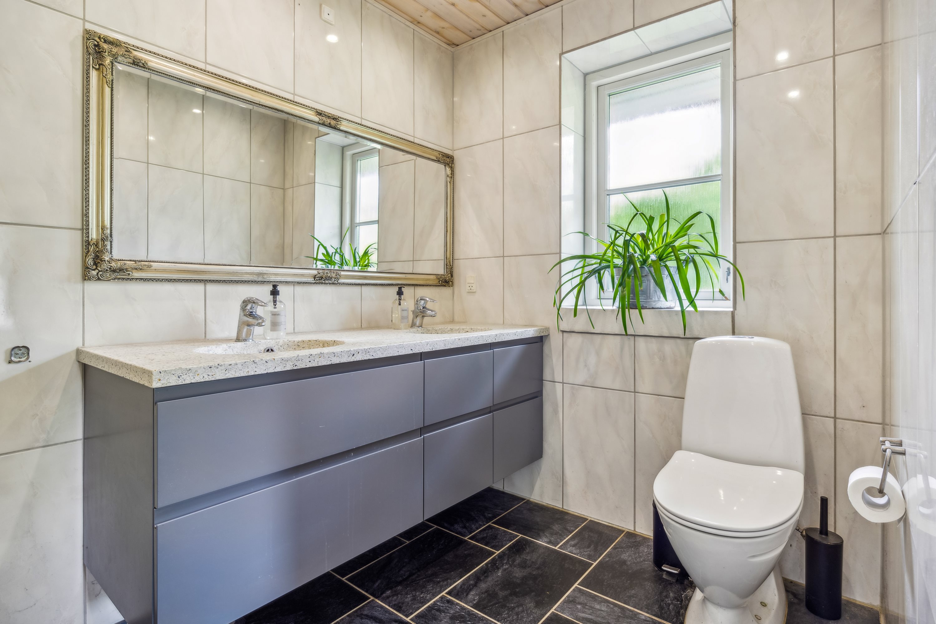 Fremhævet badeværelse billede i fuldskærmstilstand. Billede af Borgergade 7C, Magleby, 4672 Klippinge