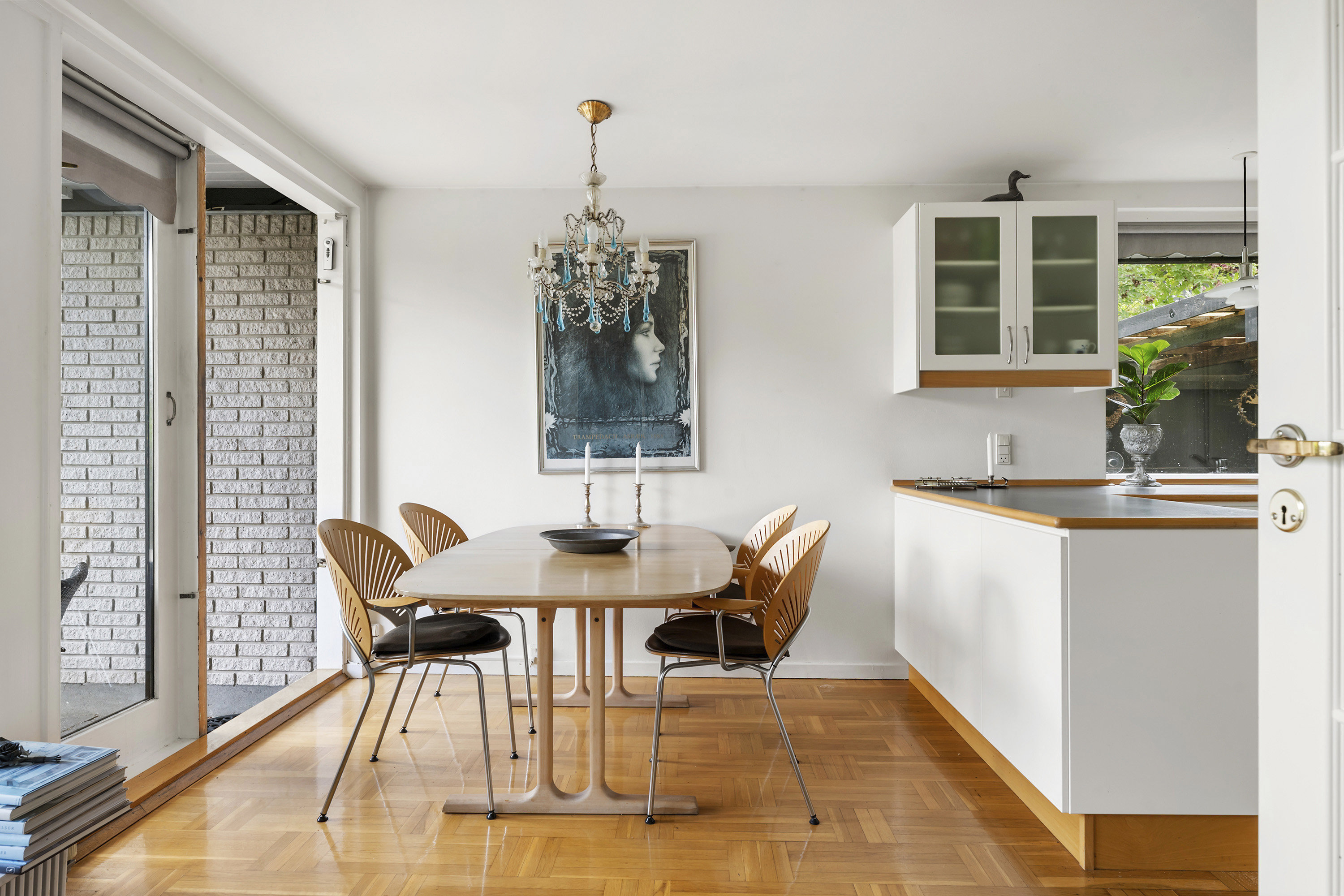 Fremhævet spisestue billede i fuldskærmstilstand. Billede af Gæslingestien 23, Trørød, 2950 Vedbæk