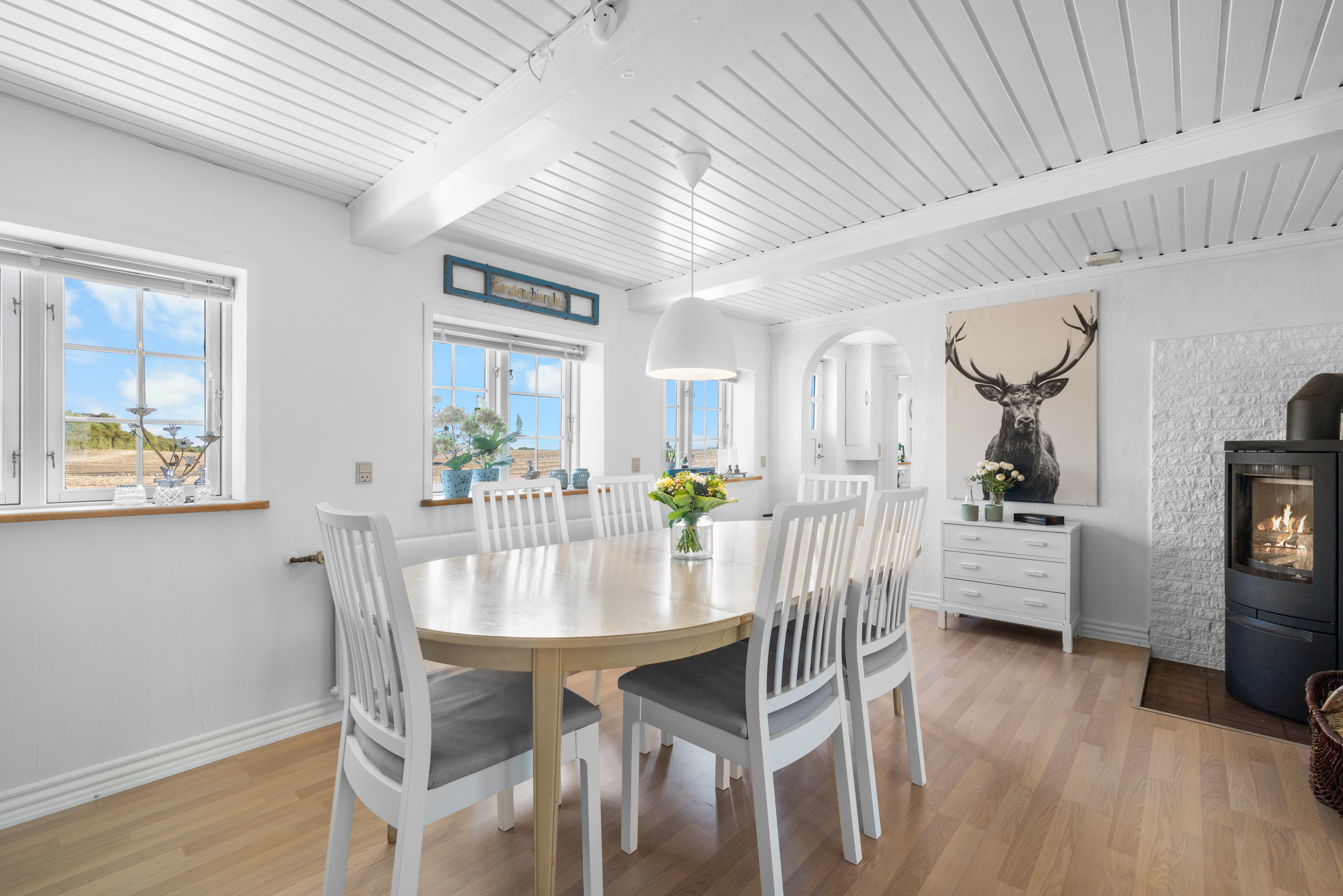 Fremhævet stue billede i fuldskærmstilstand. Billede af Kirkeballe 12, Horne, 5600 Faaborg