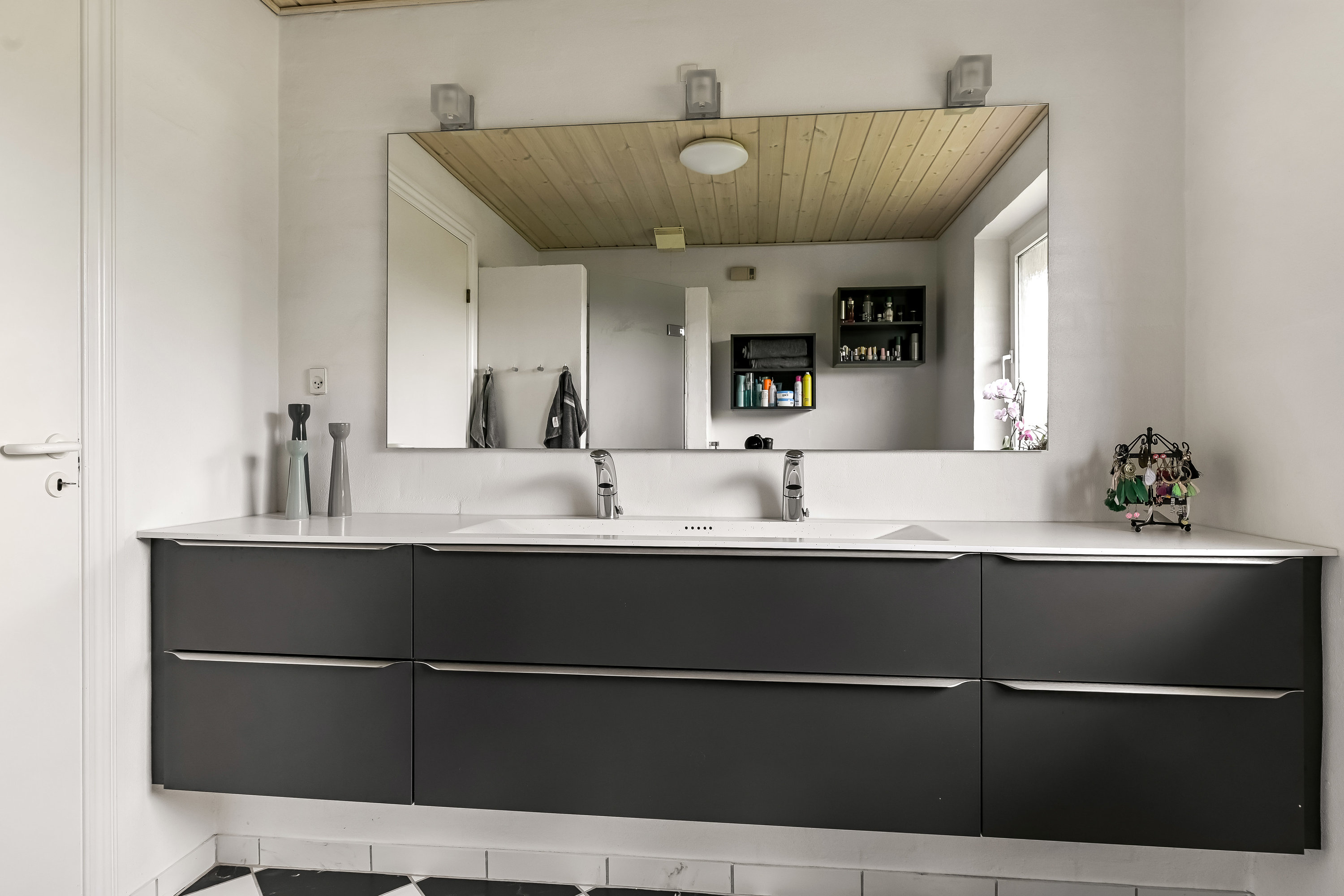 Fremhævet badeværelse billede i fuldskærmstilstand. Billede af Engsøparken 111, 7200 Grindsted