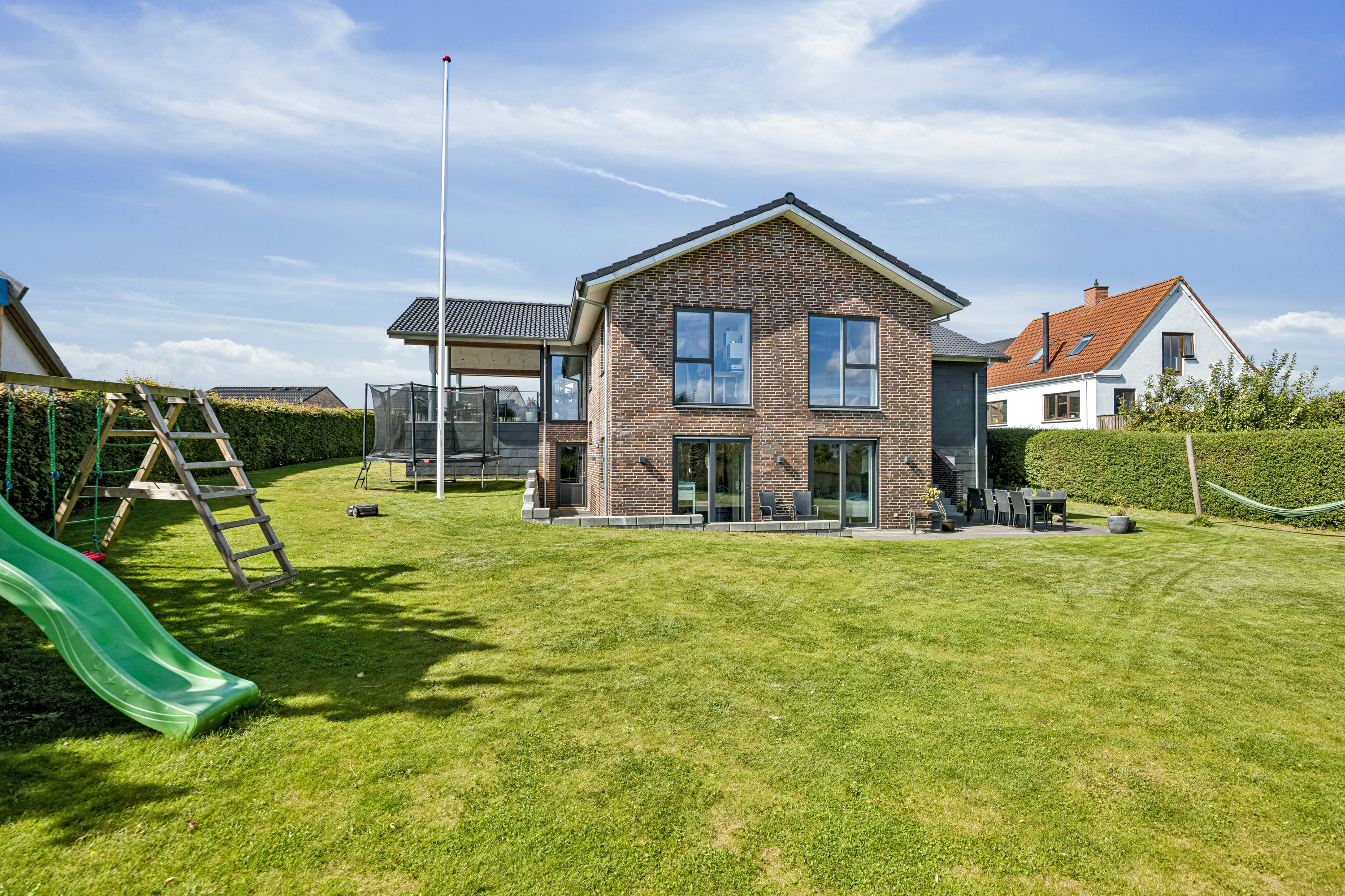 Fremhævet have billede i fuldskærmstilstand. Billede af Gl Skolevej 8, Valsgård, 9500 Hobro