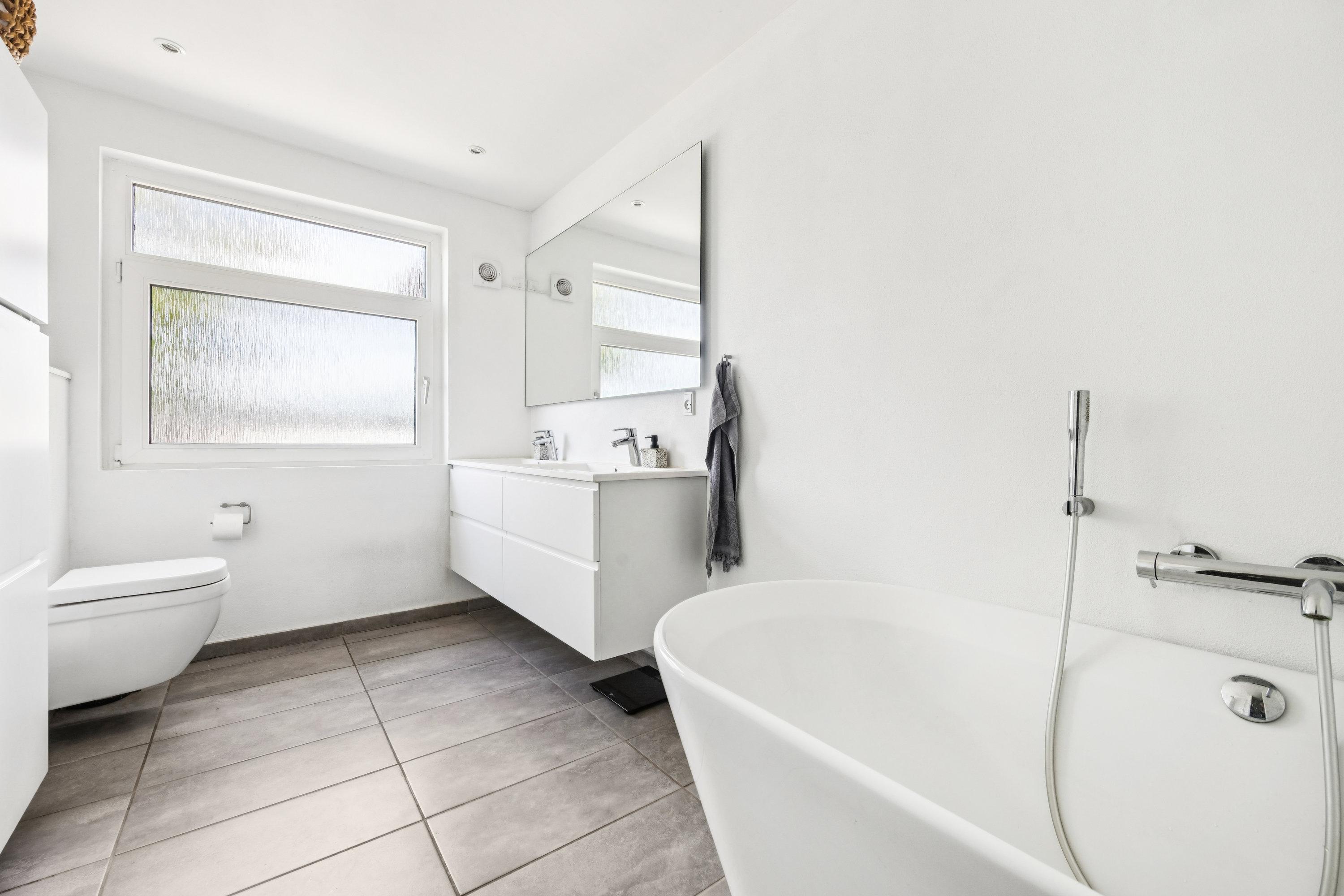 Fremhævet badeværelse billede i fuldskærmstilstand. Billede af Døstrupvej 44, Hørby, 9500 Hobro