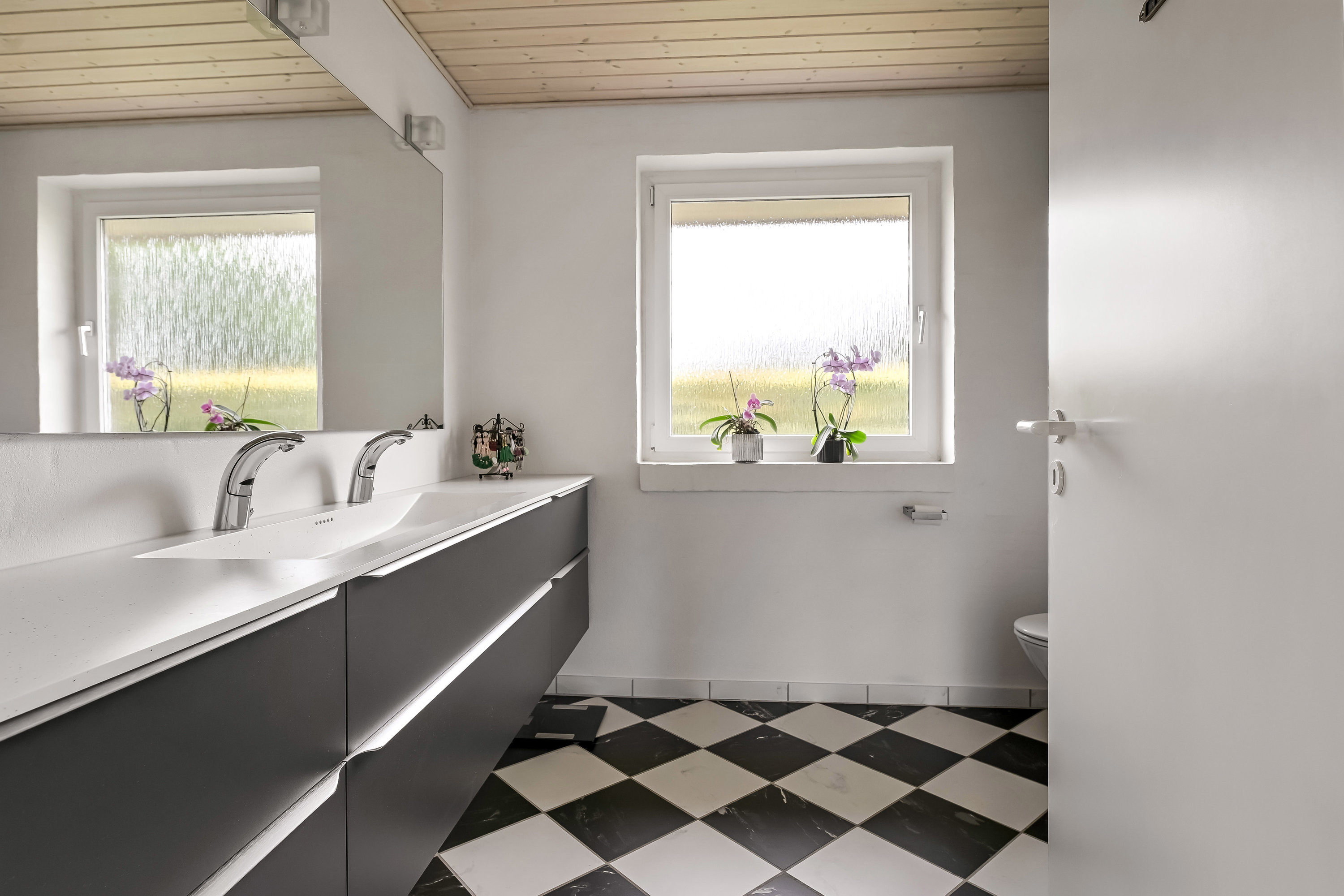 Fremhævet toilet billede i fuldskærmstilstand. Billede af Engsøparken 111, 7200 Grindsted