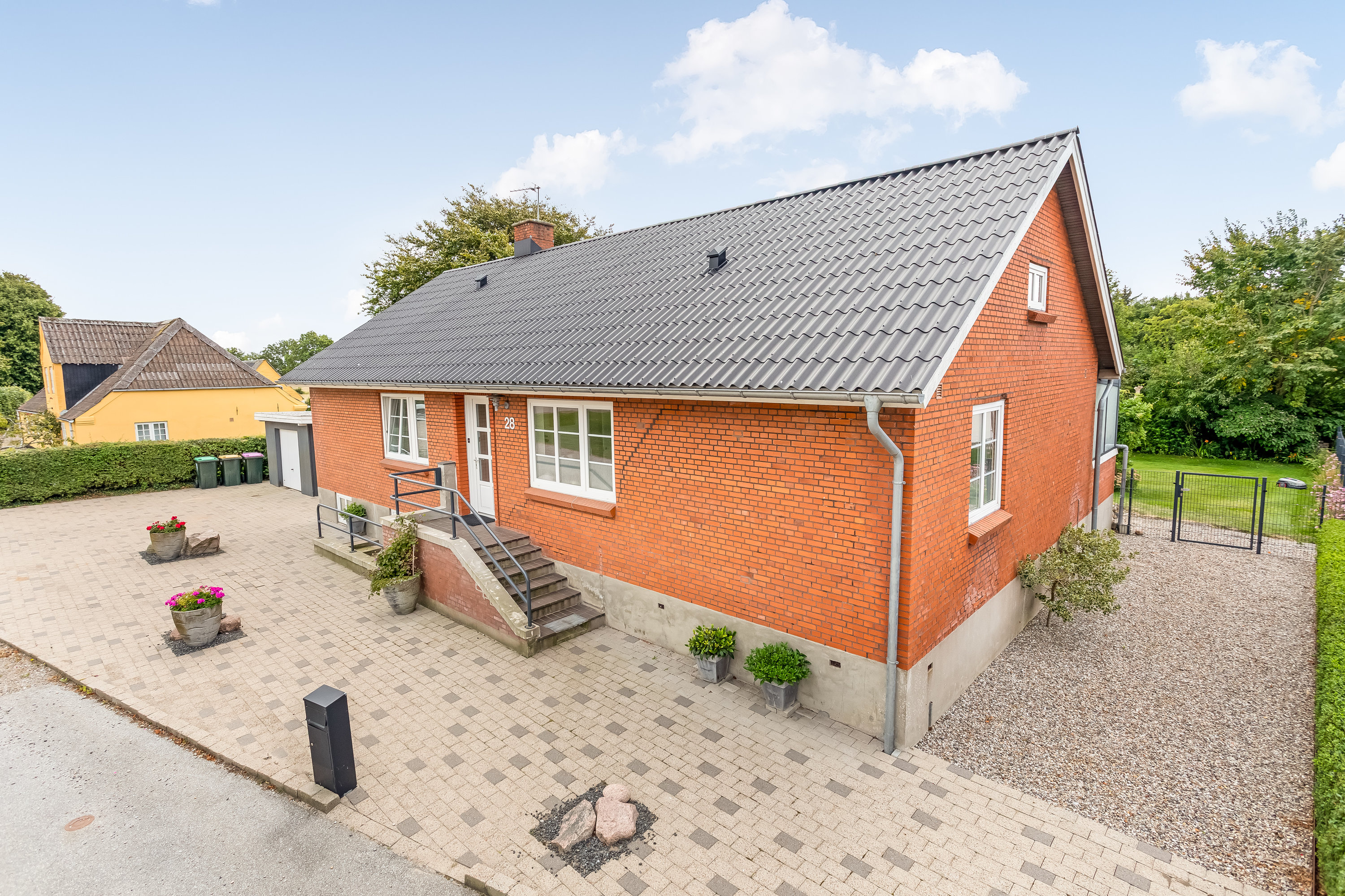 Fremhævet facade billede i fuldskærmstilstand. Billede af Sønderbyvej 28, Møgeltønder, 6270 Tønder