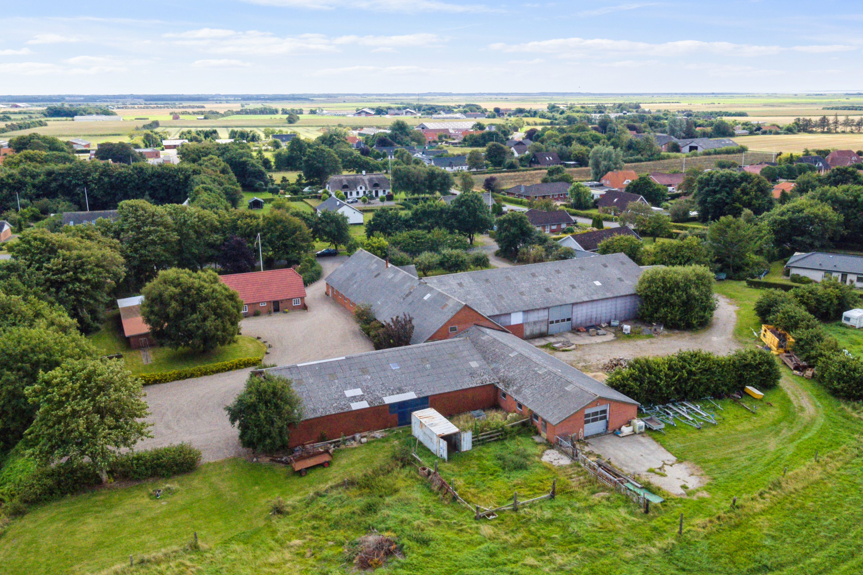 Fremhævet luftfoto billede i fuldskærmstilstand. Billede af Farup Kirkevej 18, Kærbøl, 6760 Ribe