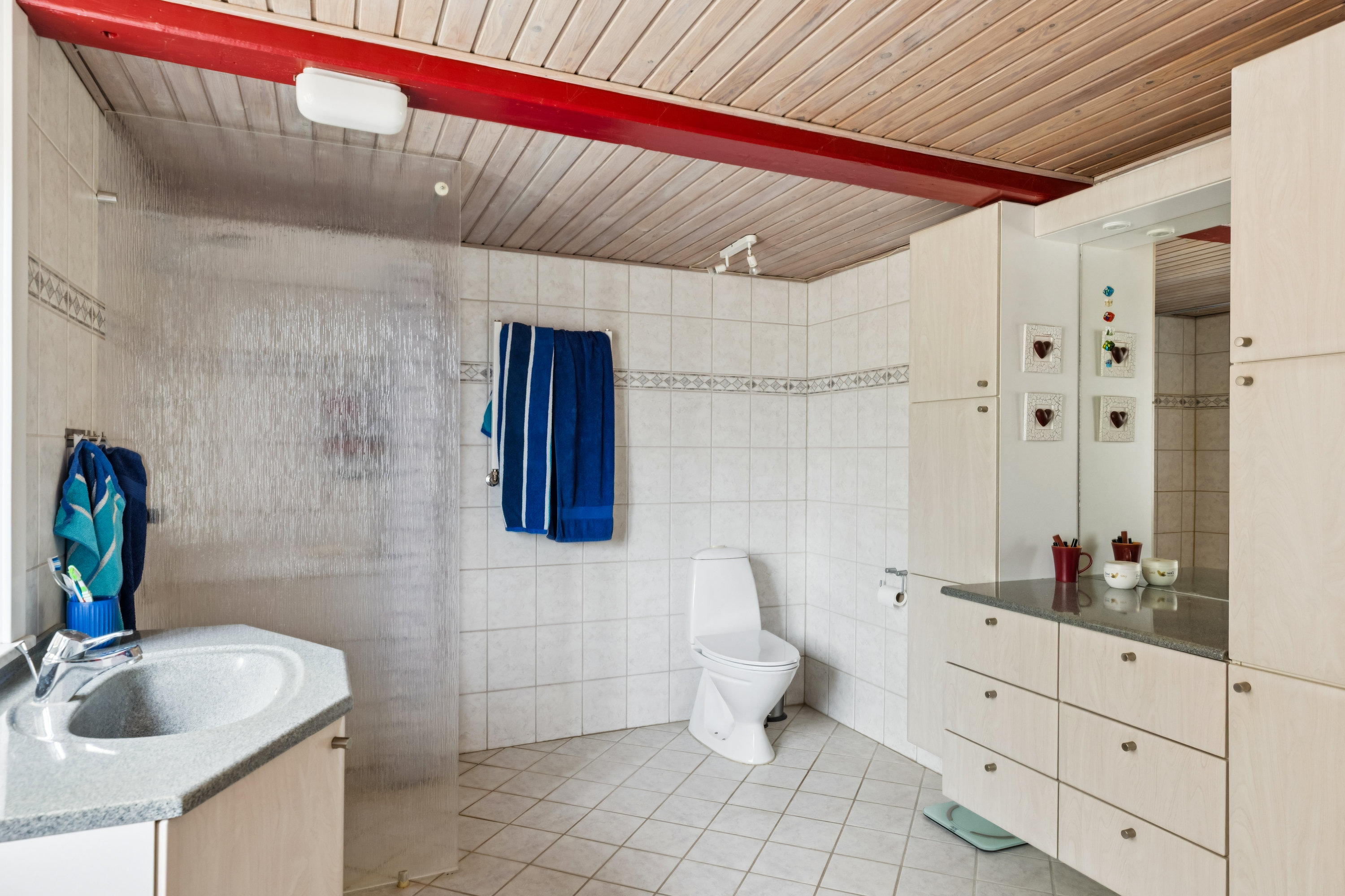 Fremhævet badeværelse billede i fuldskærmstilstand. Billede af Farup Kirkevej 18, Kærbøl, 6760 Ribe