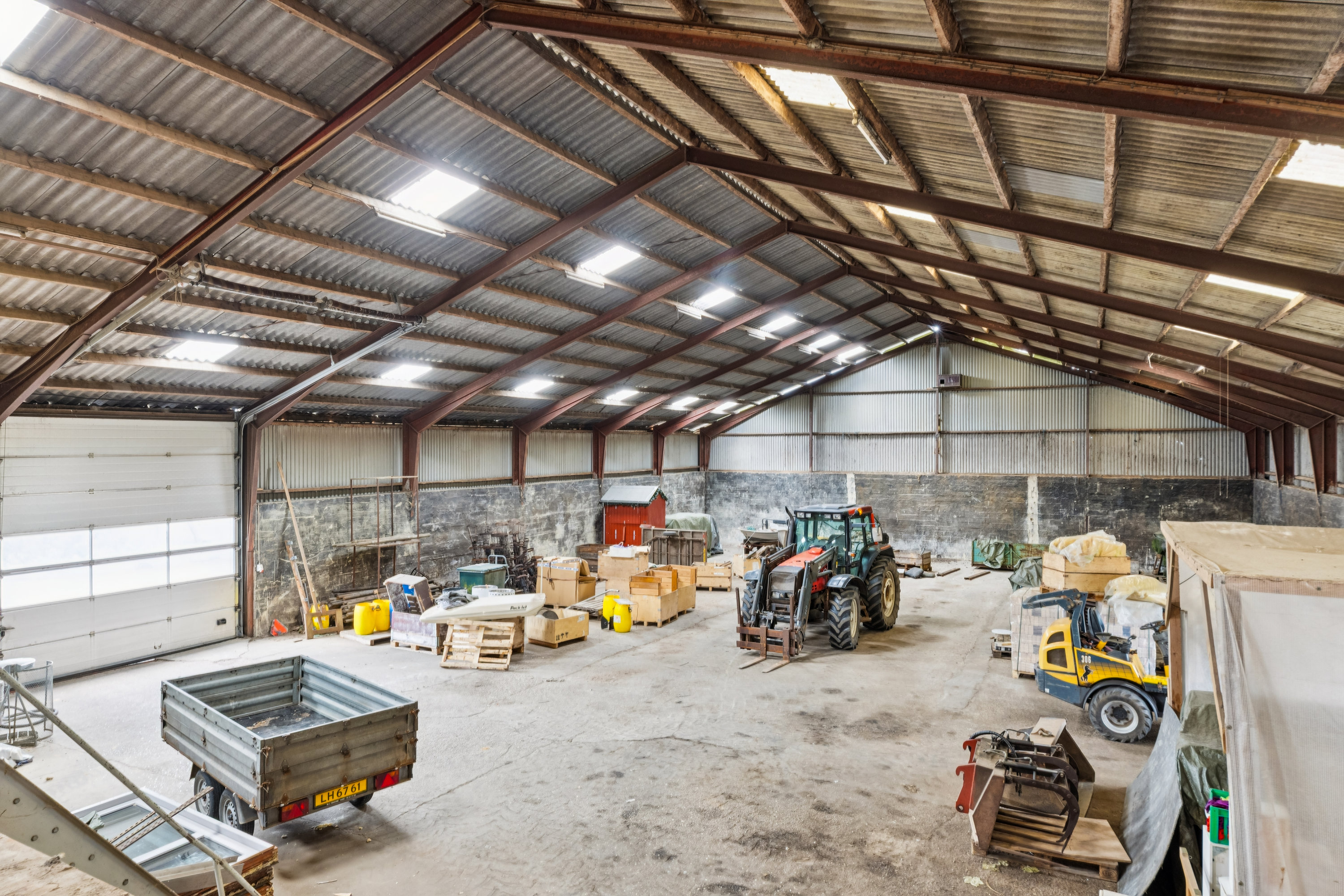 Fremhævet hal billede i fuldskærmstilstand. Billede af Farup Kirkevej 18, Kærbøl, 6760 Ribe