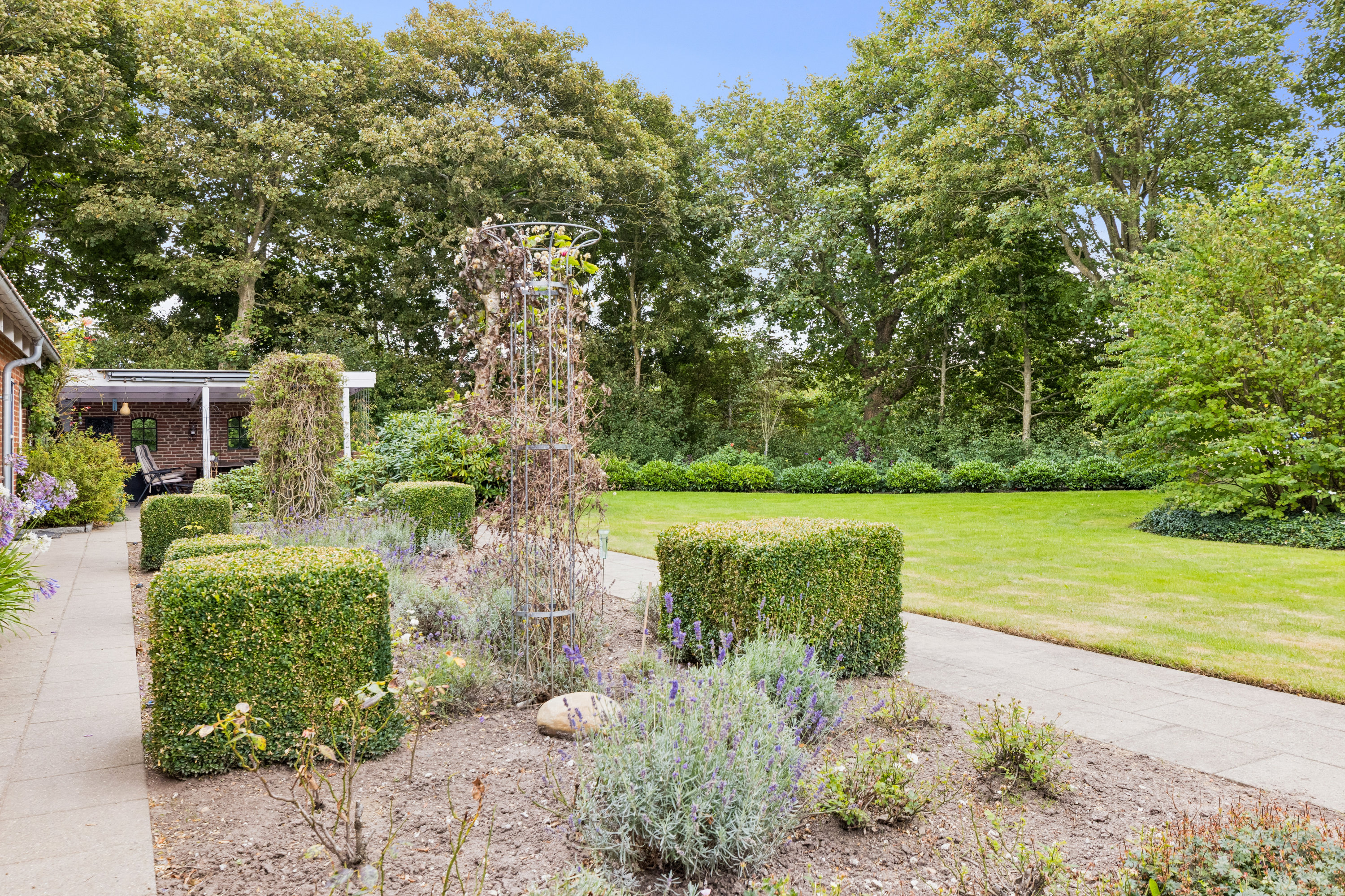 Fremhævet have billede i fuldskærmstilstand. Billede af Farup Kirkevej 18, Kærbøl, 6760 Ribe