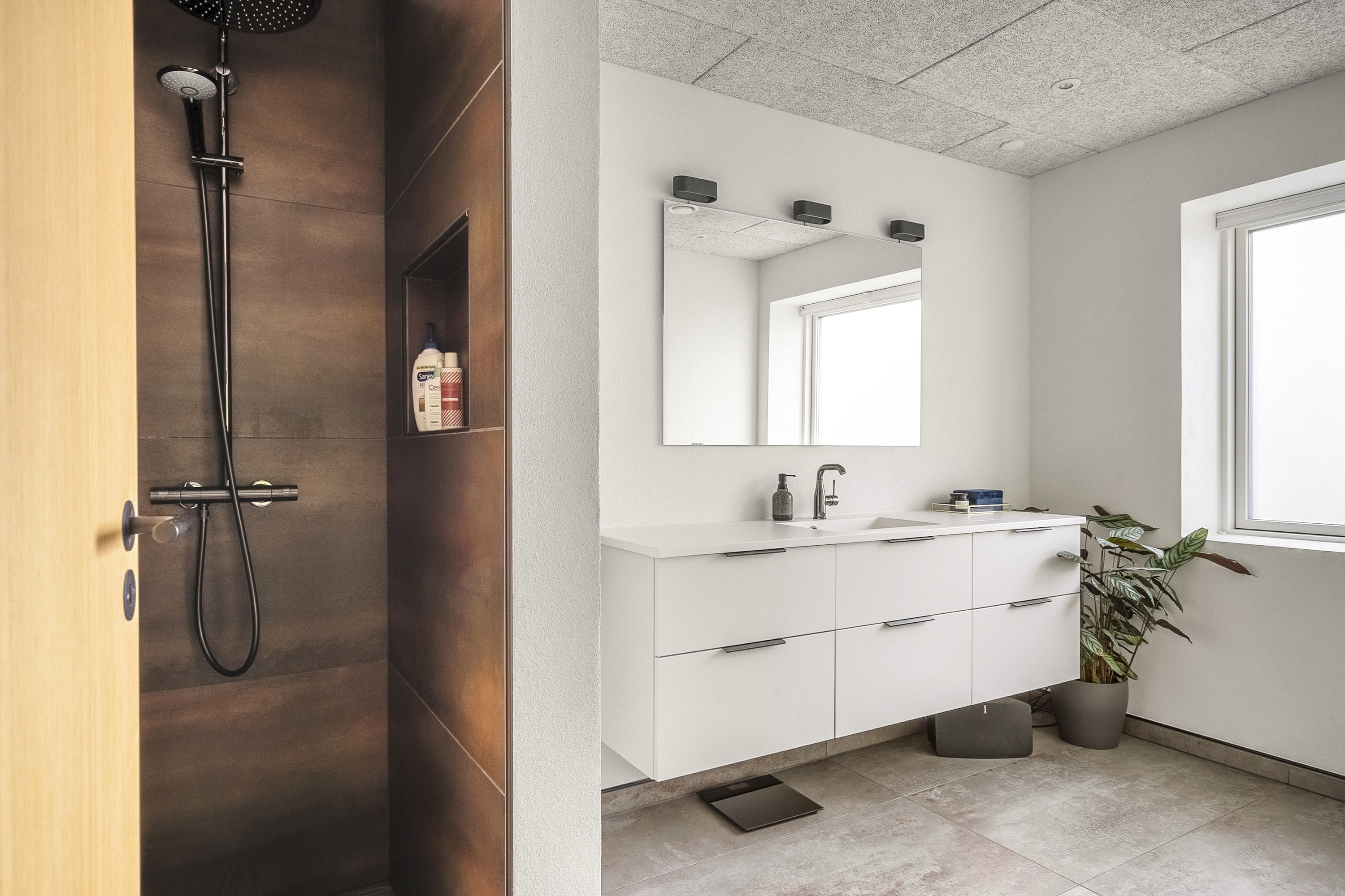 Fremhævet badeværelse billede i fuldskærmstilstand. Billede af Søndervænget 70, 6870 Ølgod