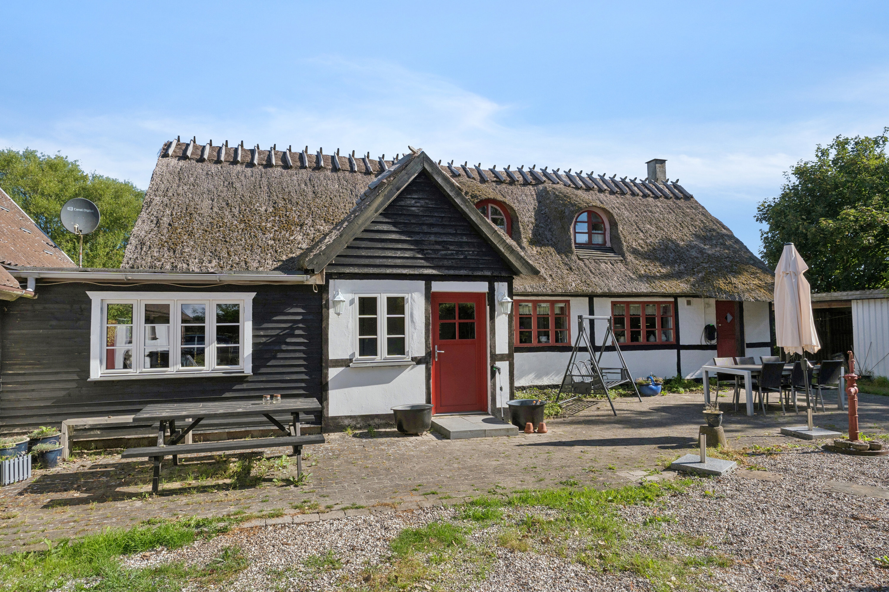 Fremhævet set fra vejen billede i fuldskærmstilstand. Billede af Skov-Torupvej 15, Skov-Torup, 4683 Rønnede