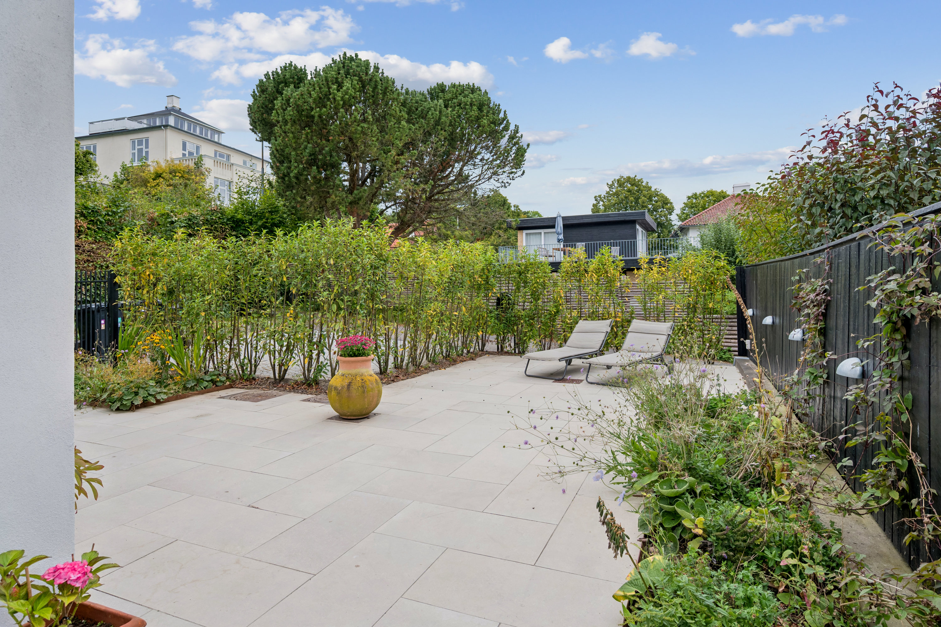 Fremhævet have billede i fuldskærmstilstand. Billede af Skrænten 8, 8240 Risskov