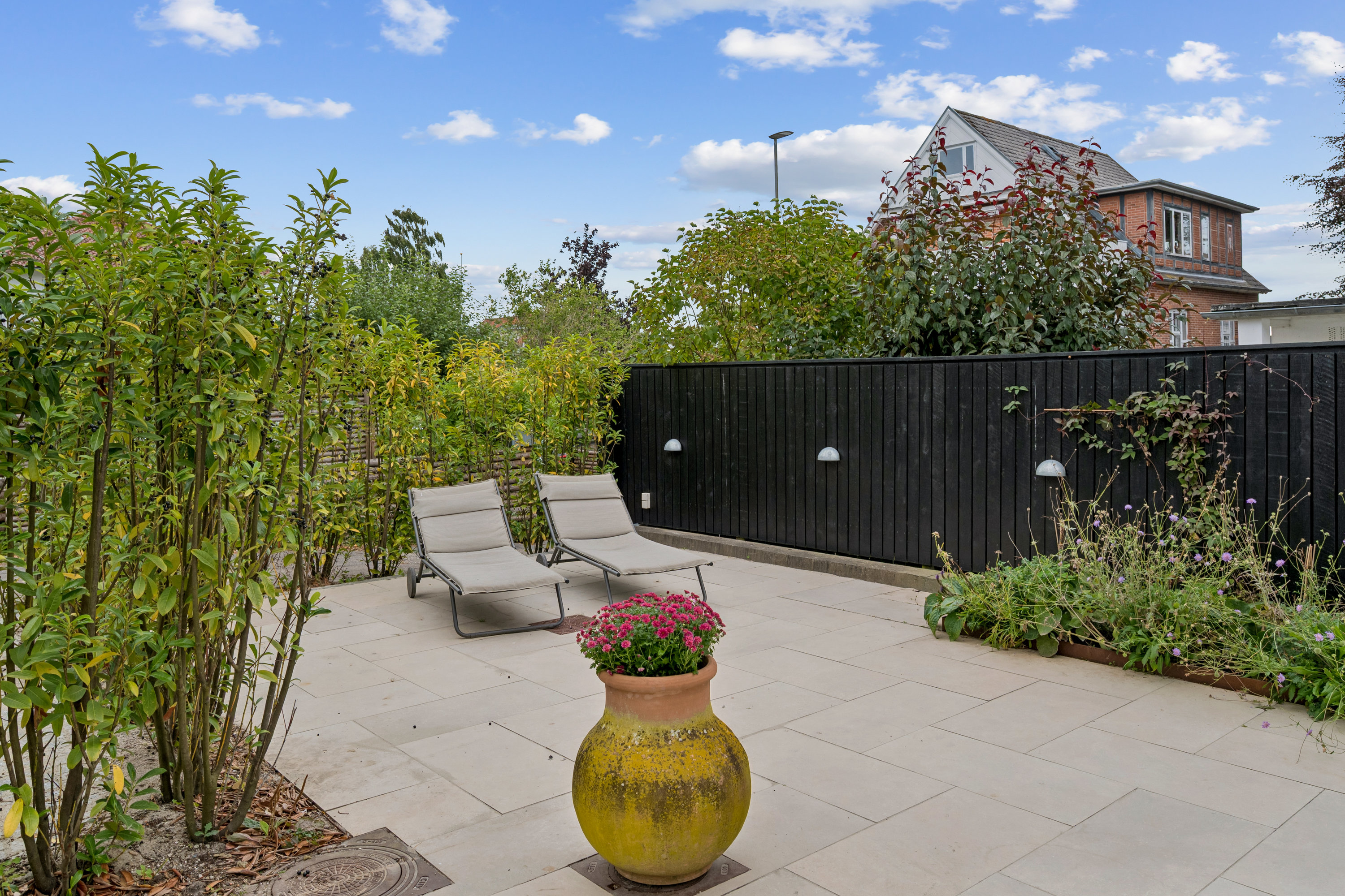 Fremhævet ejendom 1 billede i fuldskærmstilstand. Billede af Skrænten 8, 8240 Risskov