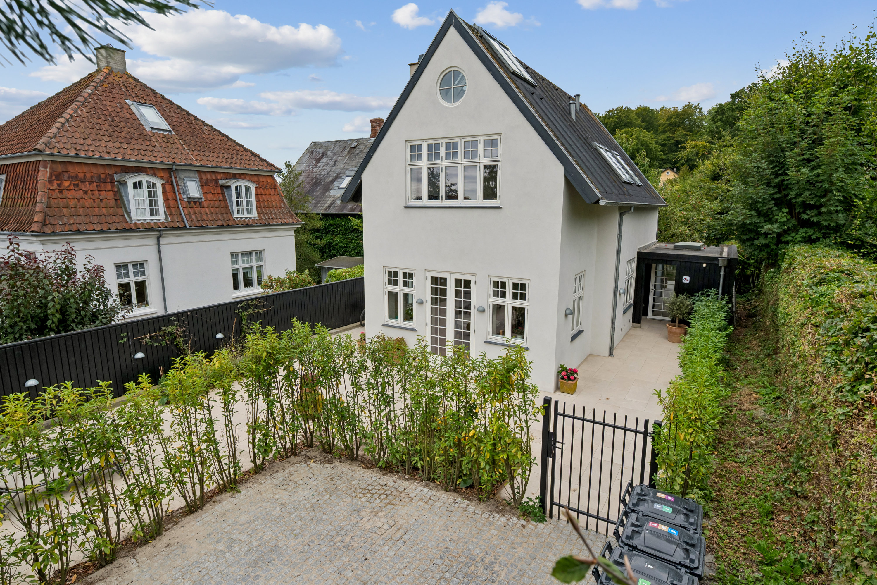 Fremhævet ejendom 1 billede i fuldskærmstilstand. Billede af Skrænten 8, 8240 Risskov