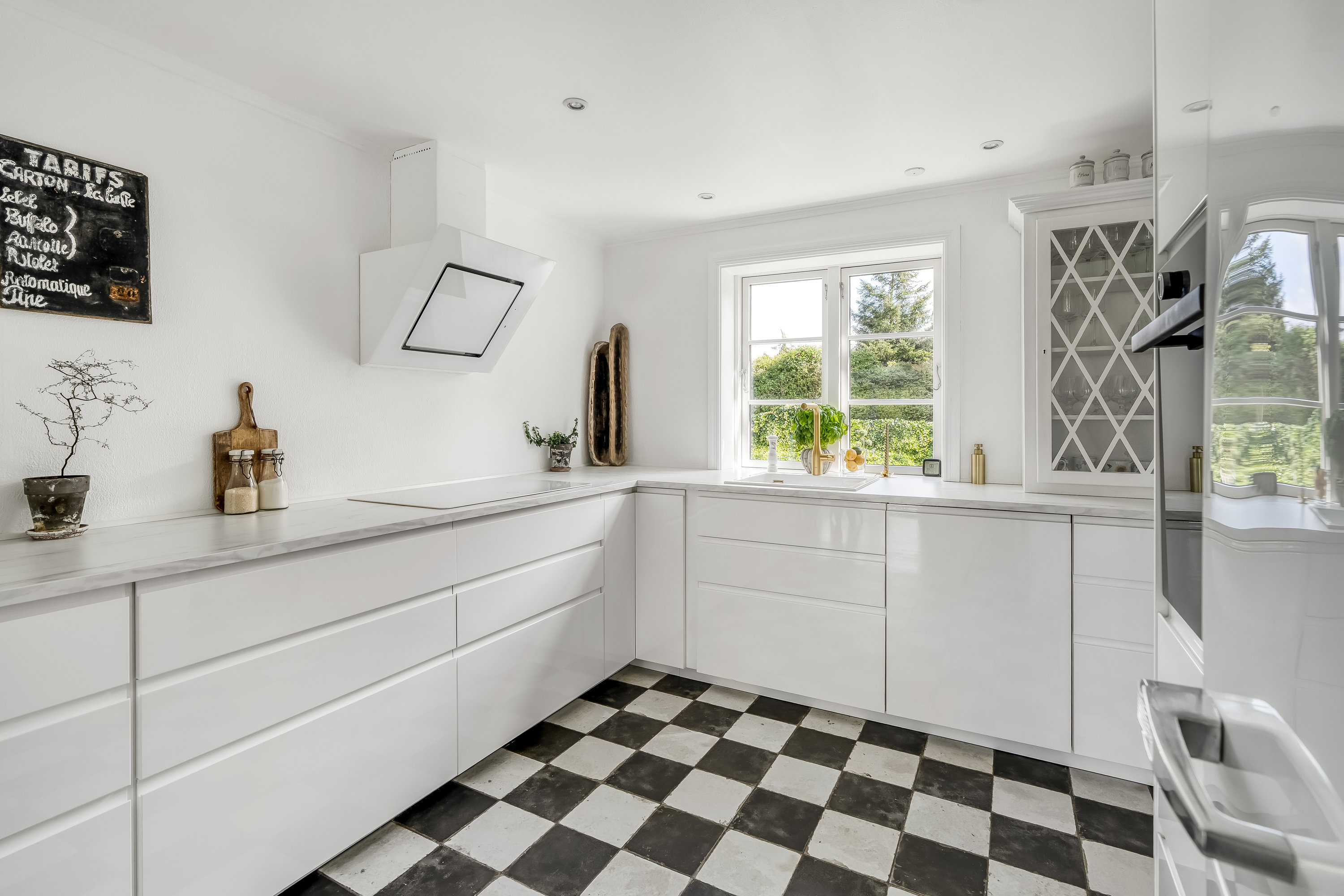 Fremhævet køkken billede i fuldskærmstilstand. Billede af Nejedevej 9, Tulstrup, 3400 Hillerød