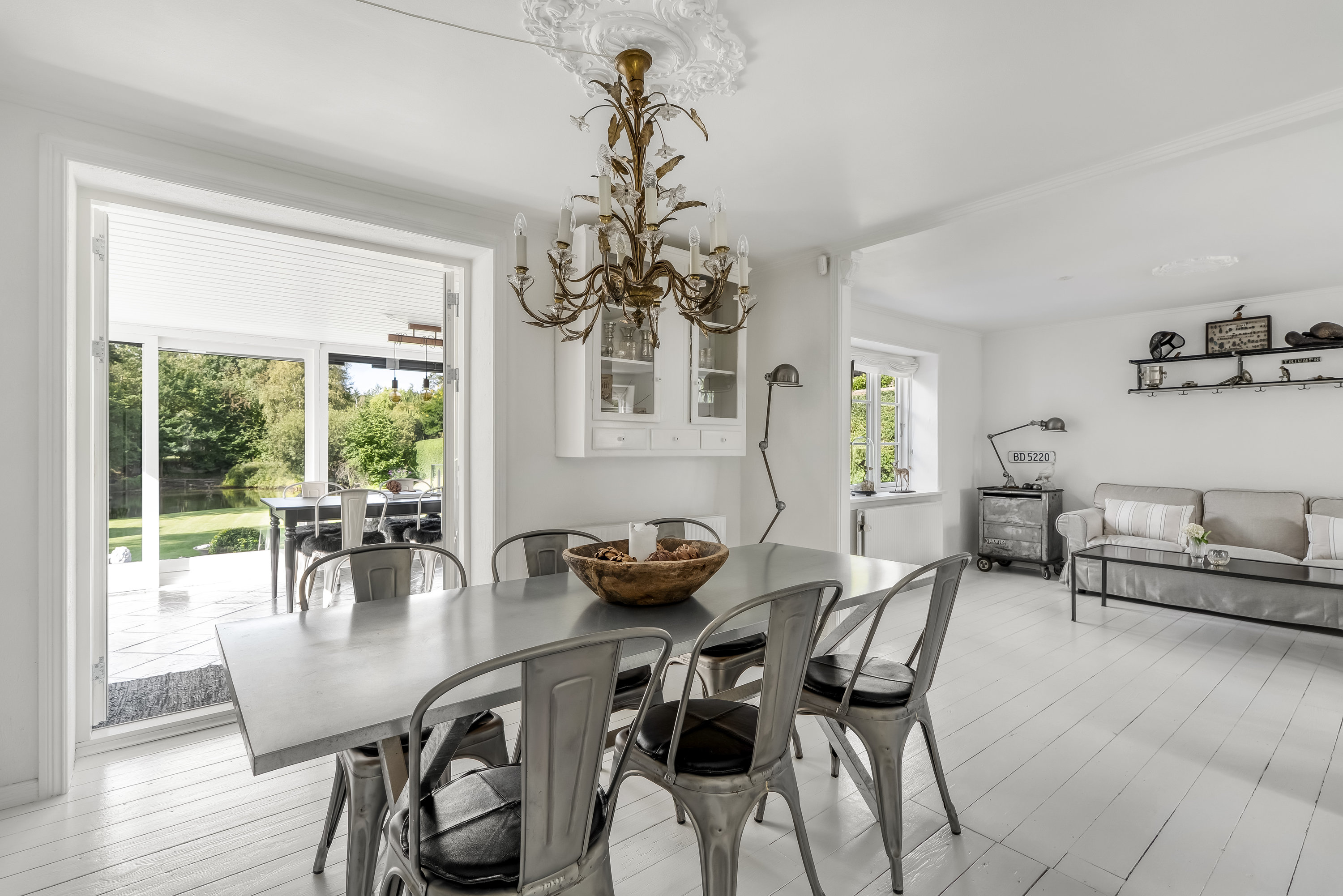 Fremhævet stue billede i fuldskærmstilstand. Billede af Nejedevej 9, Tulstrup, 3400 Hillerød