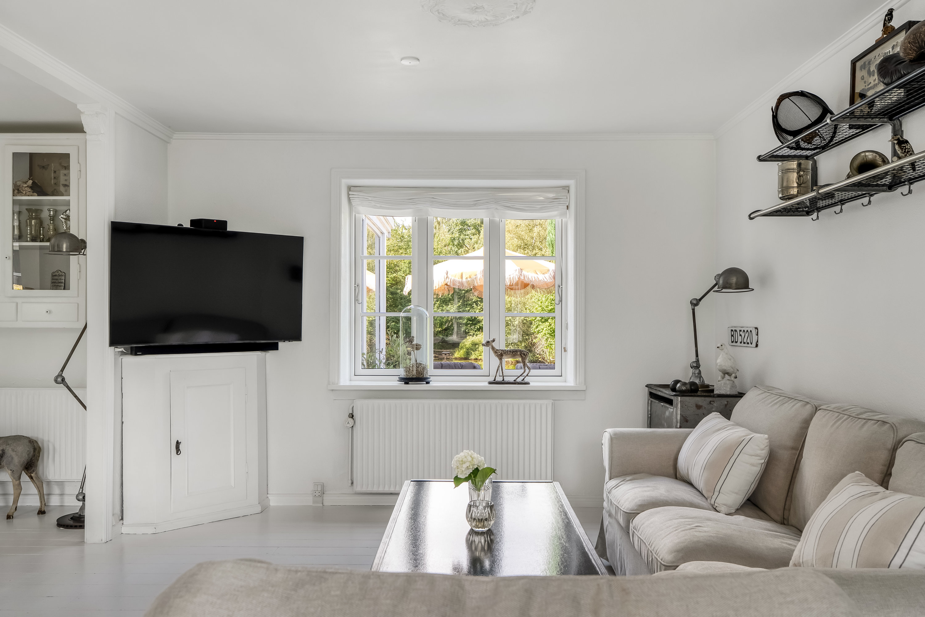 Fremhævet stue billede i fuldskærmstilstand. Billede af Nejedevej 9, Tulstrup, 3400 Hillerød