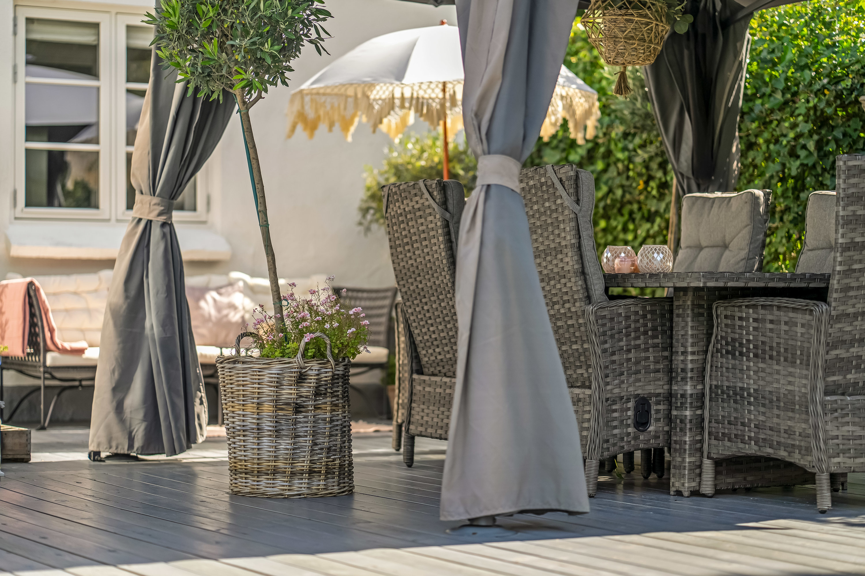 Fremhævet terrasse billede i fuldskærmstilstand. Billede af Nejedevej 9, Tulstrup, 3400 Hillerød