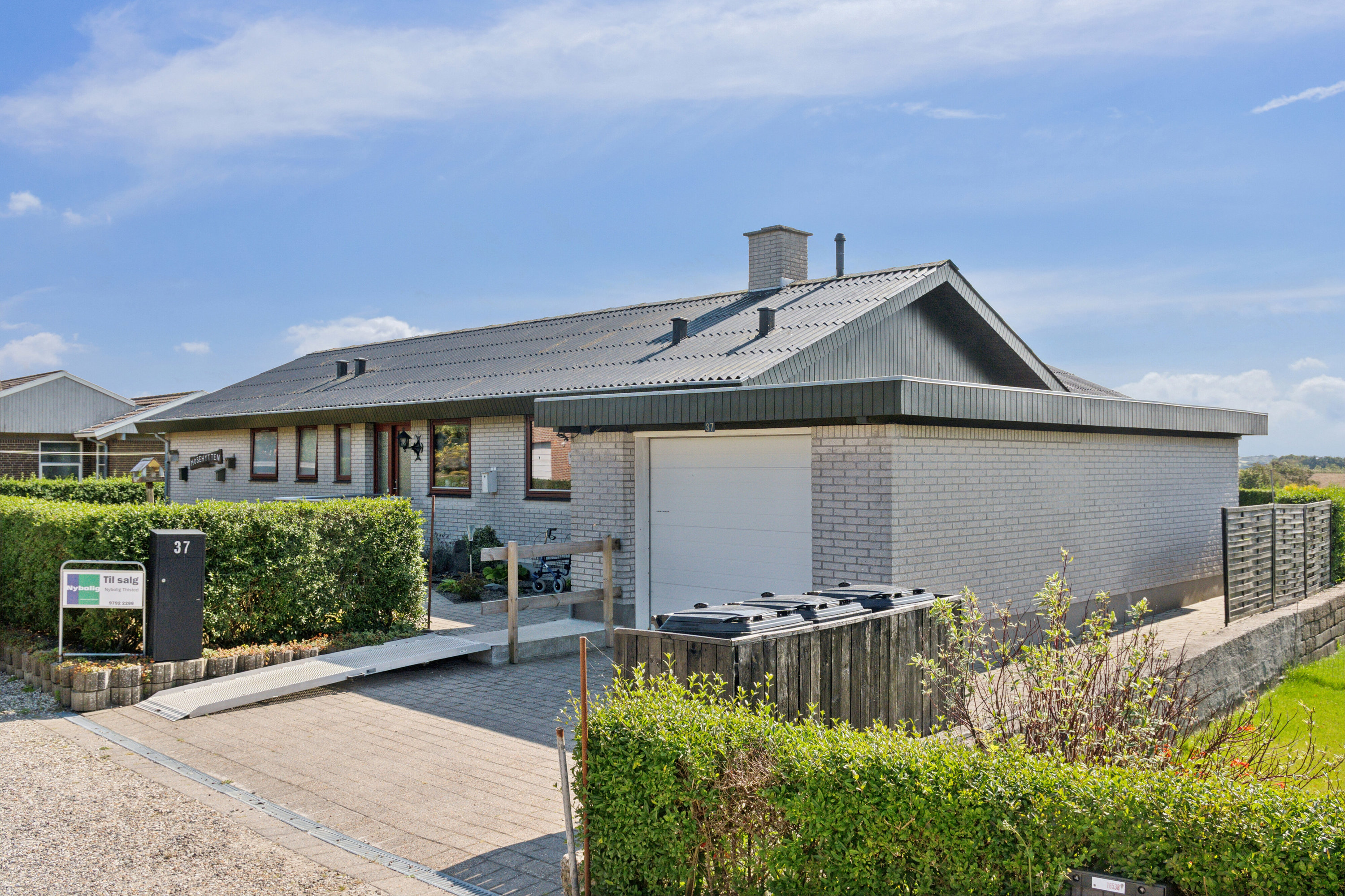 Fremhævet set fra vejen billede i fuldskærmstilstand. Billede af Mosevej 37, Hundborg, 7700 Thisted