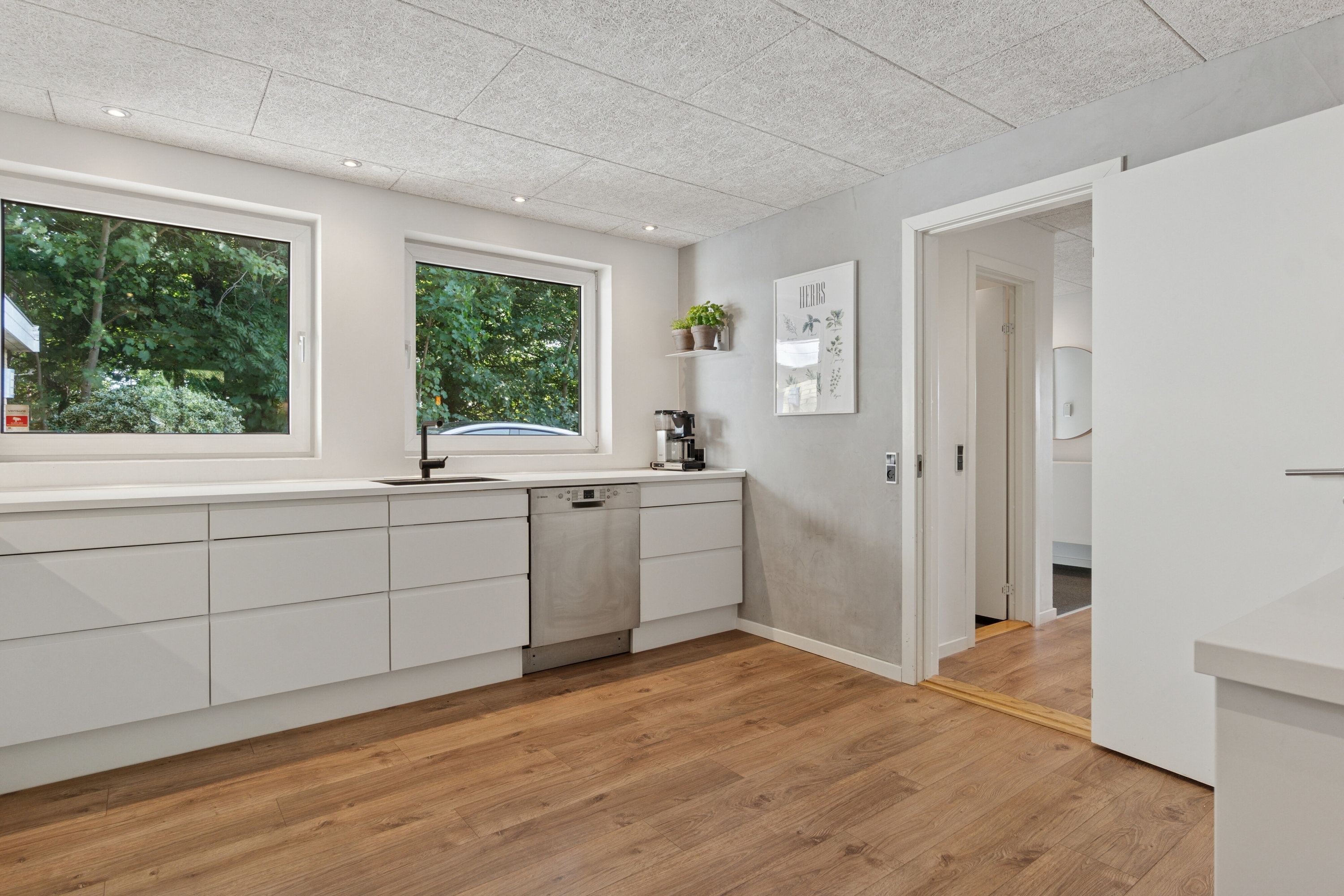 Fremhævet køkken billede i fuldskærmstilstand. Billede af Svalevej 4, 7760 Hurup Thy