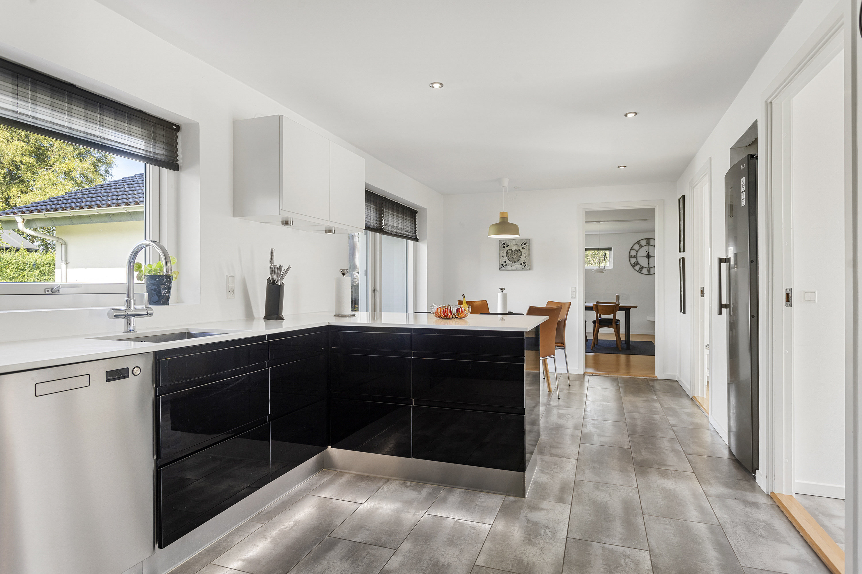 Fremhævet køkken alrum billede i fuldskærmstilstand. Billede af Atletikvej 21, 9900 Frederikshavn