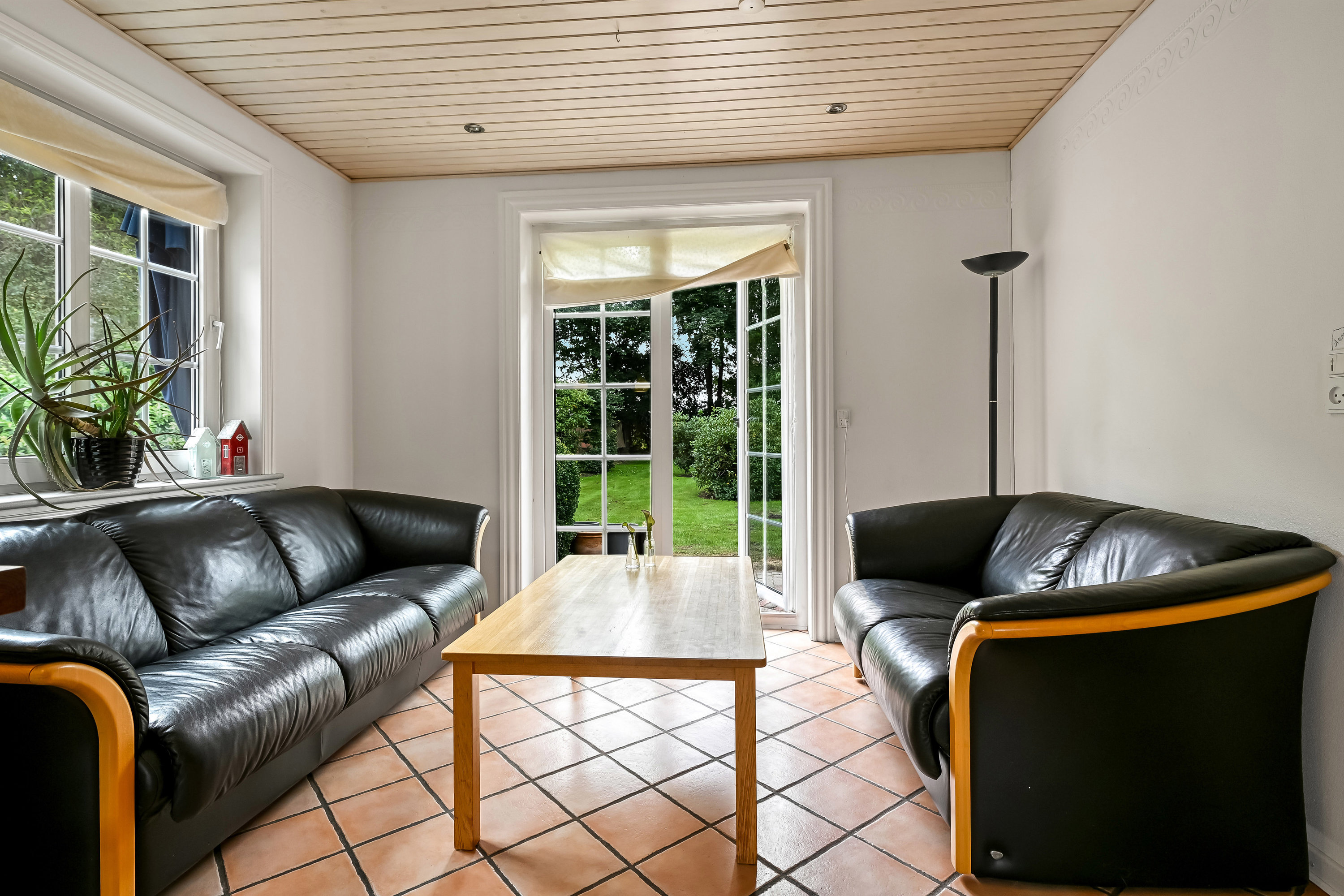 Fremhævet stue billede i fuldskærmstilstand. Billede af Stationsvej 35, Filskov, 7200 Grindsted